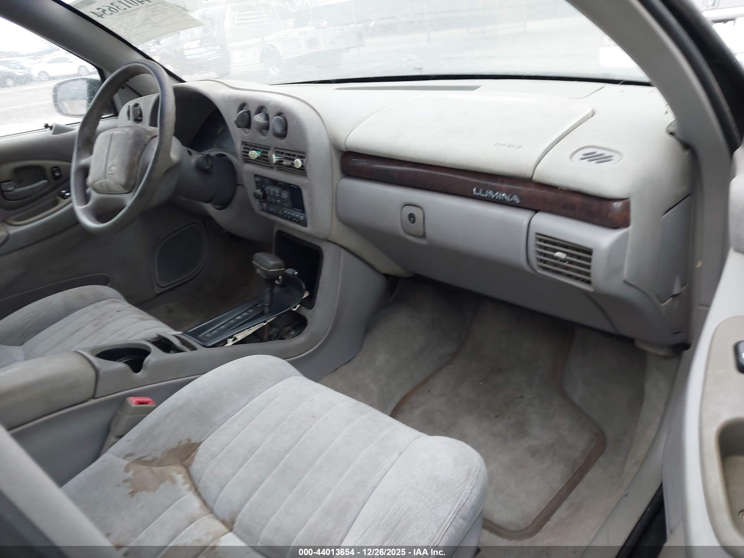 CHEVROLET LUMINA image 5
