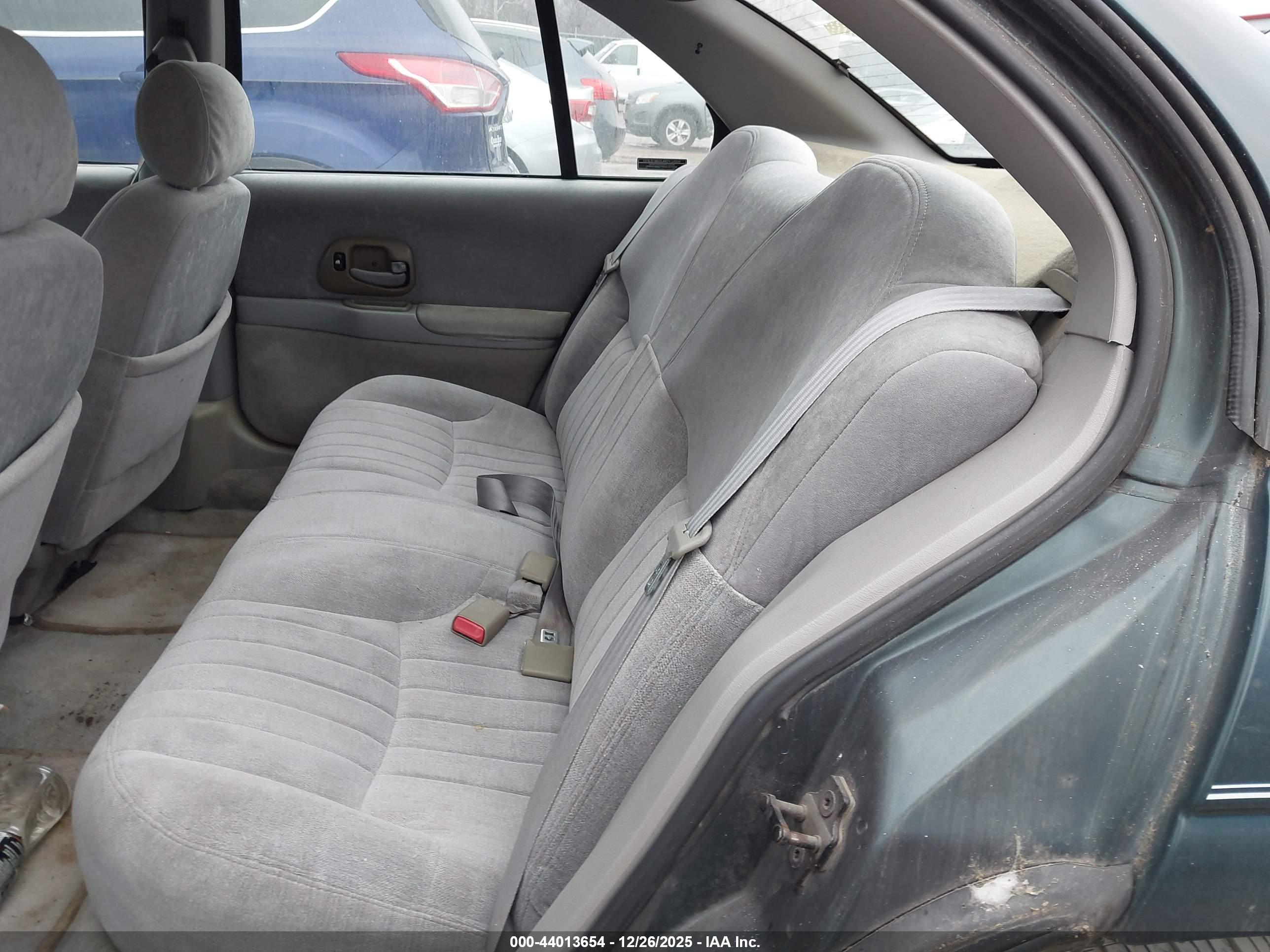 CHEVROLET LUMINA image 8
