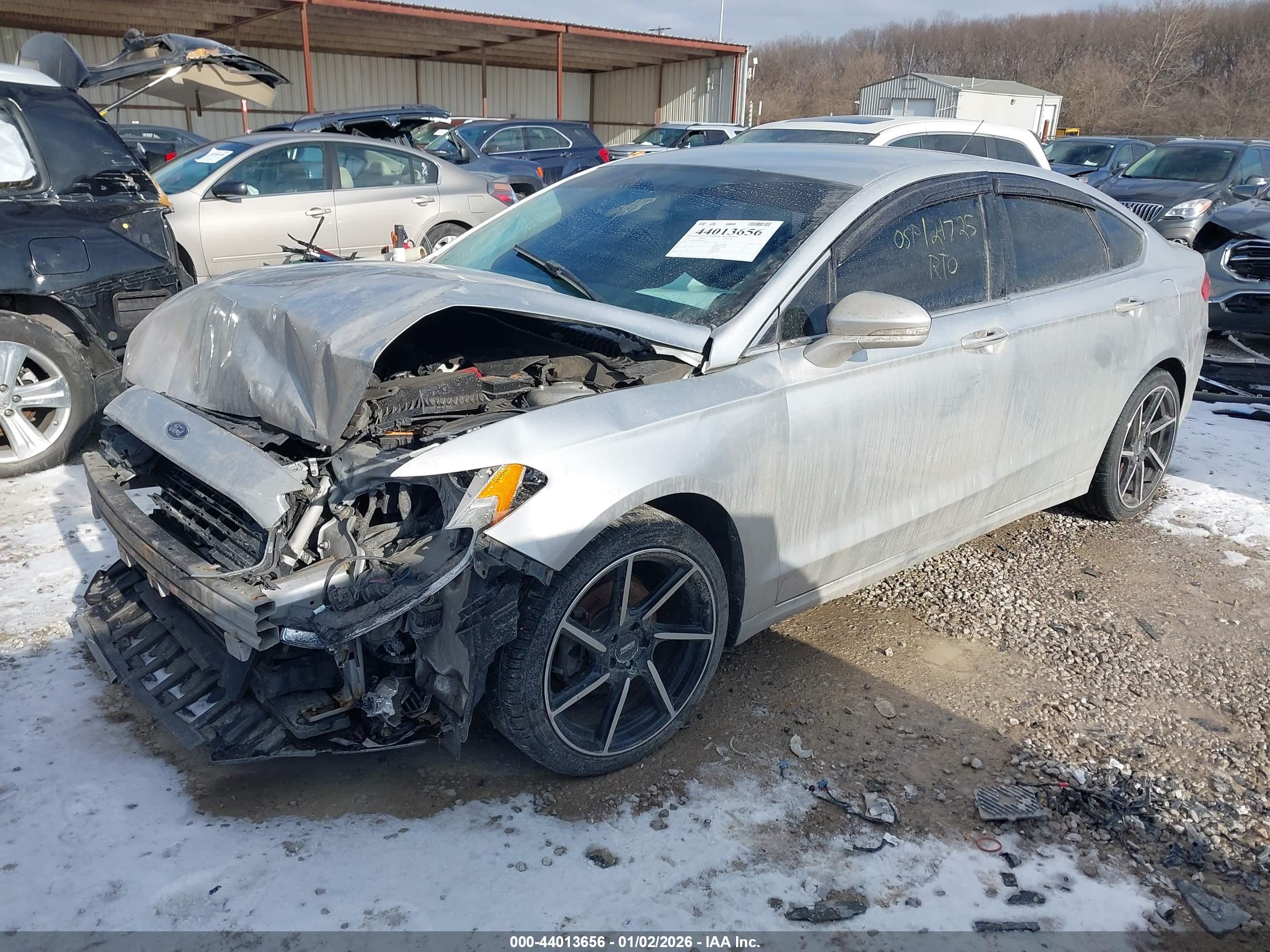 FORD FUSION image 2
