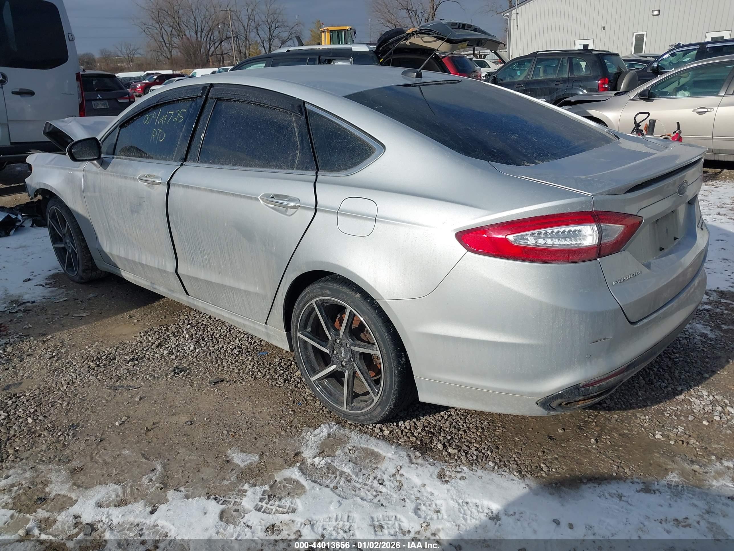 FORD FUSION image 3