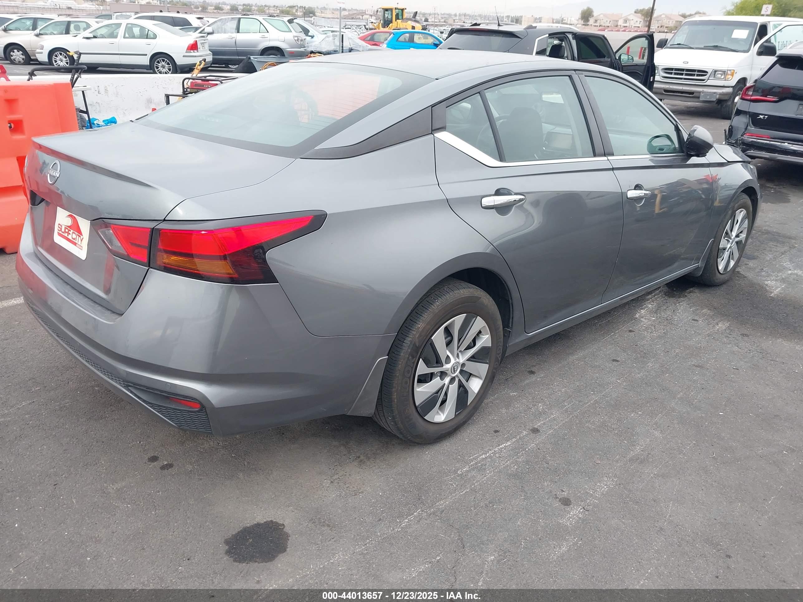 NISSAN ALTIMA image 4