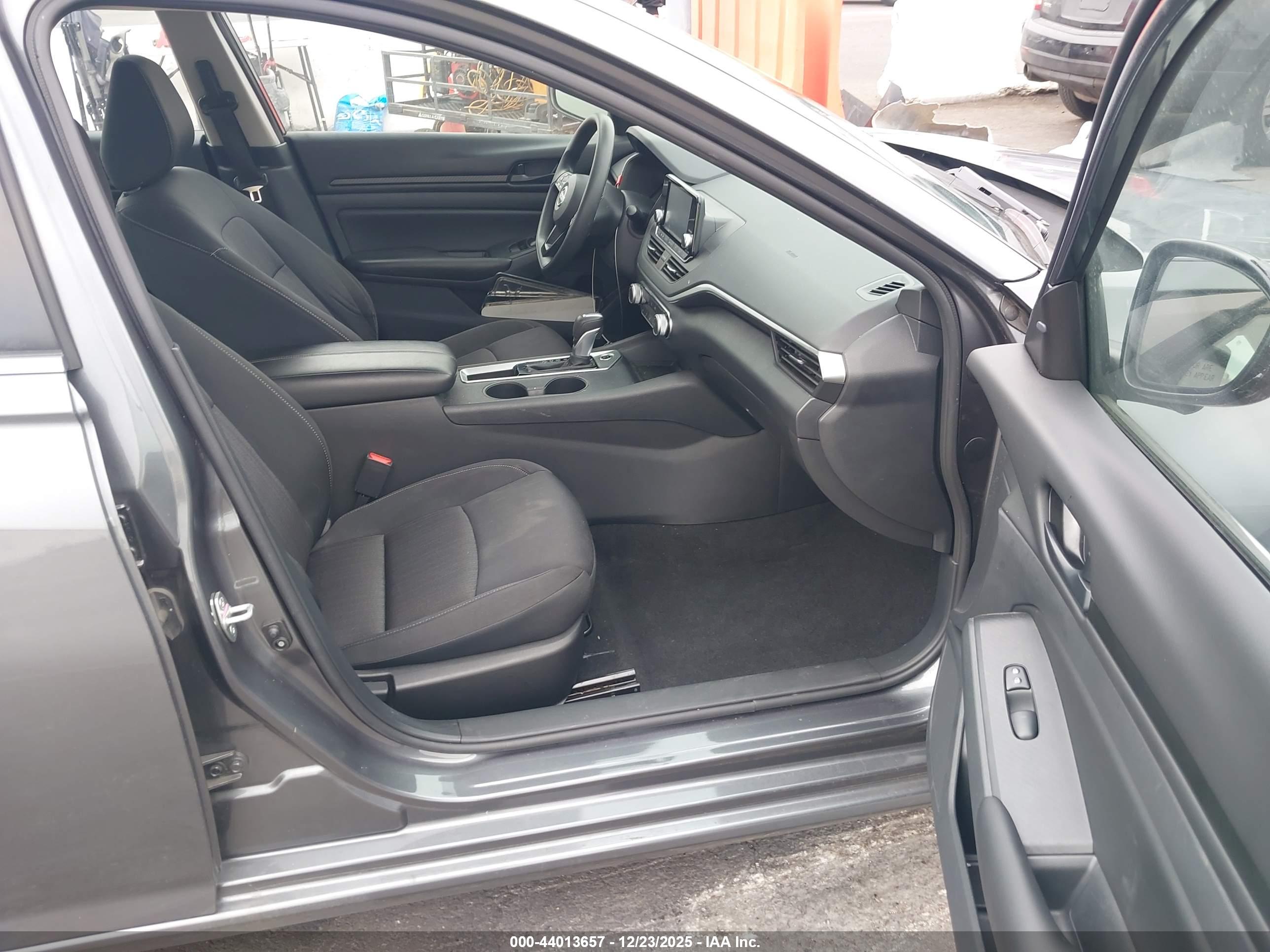NISSAN ALTIMA image 5