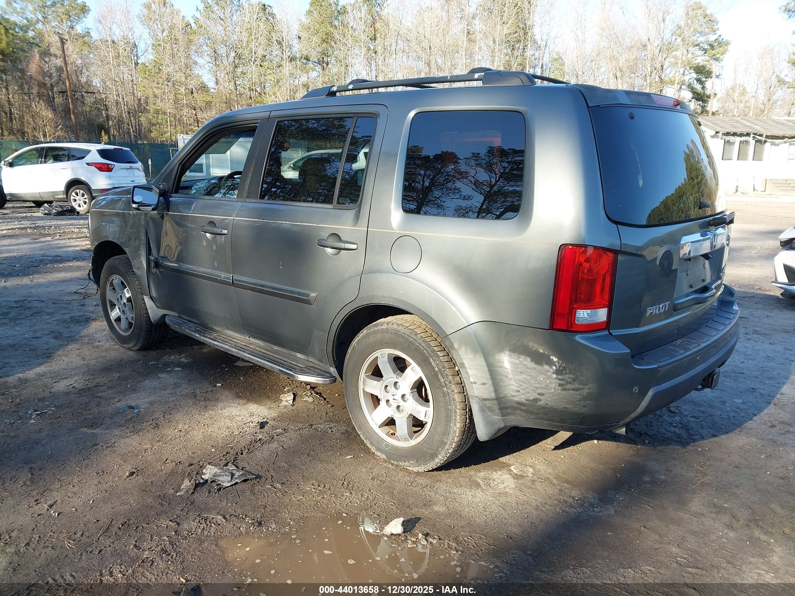 HONDA PILOT image 3