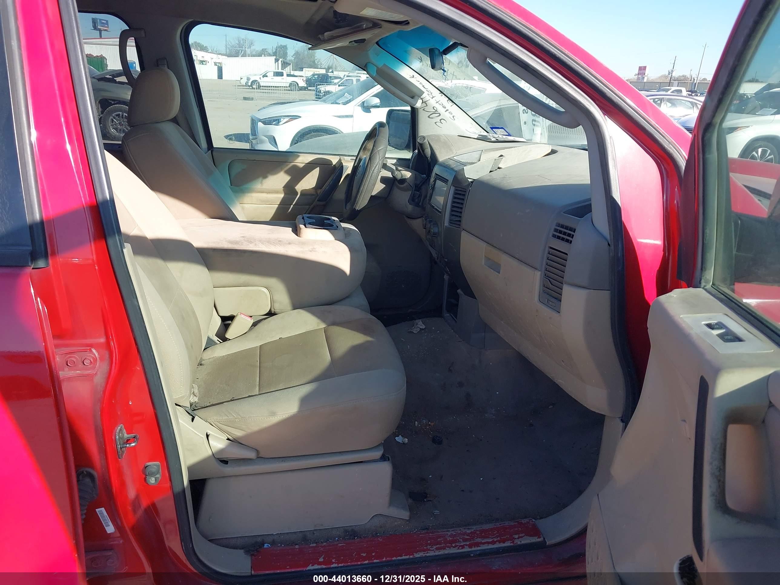 NISSAN TITAN image 5