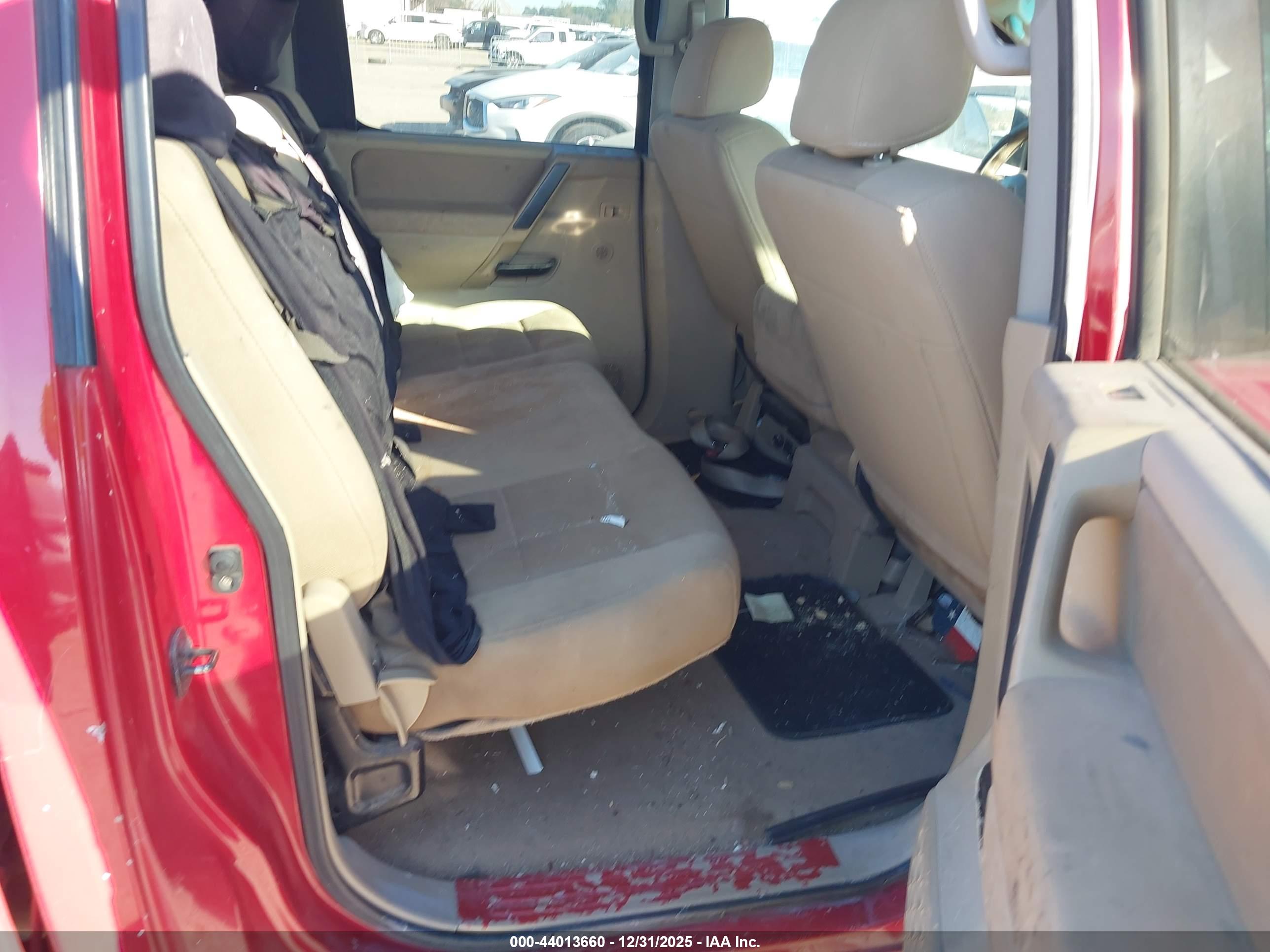 NISSAN TITAN image 8