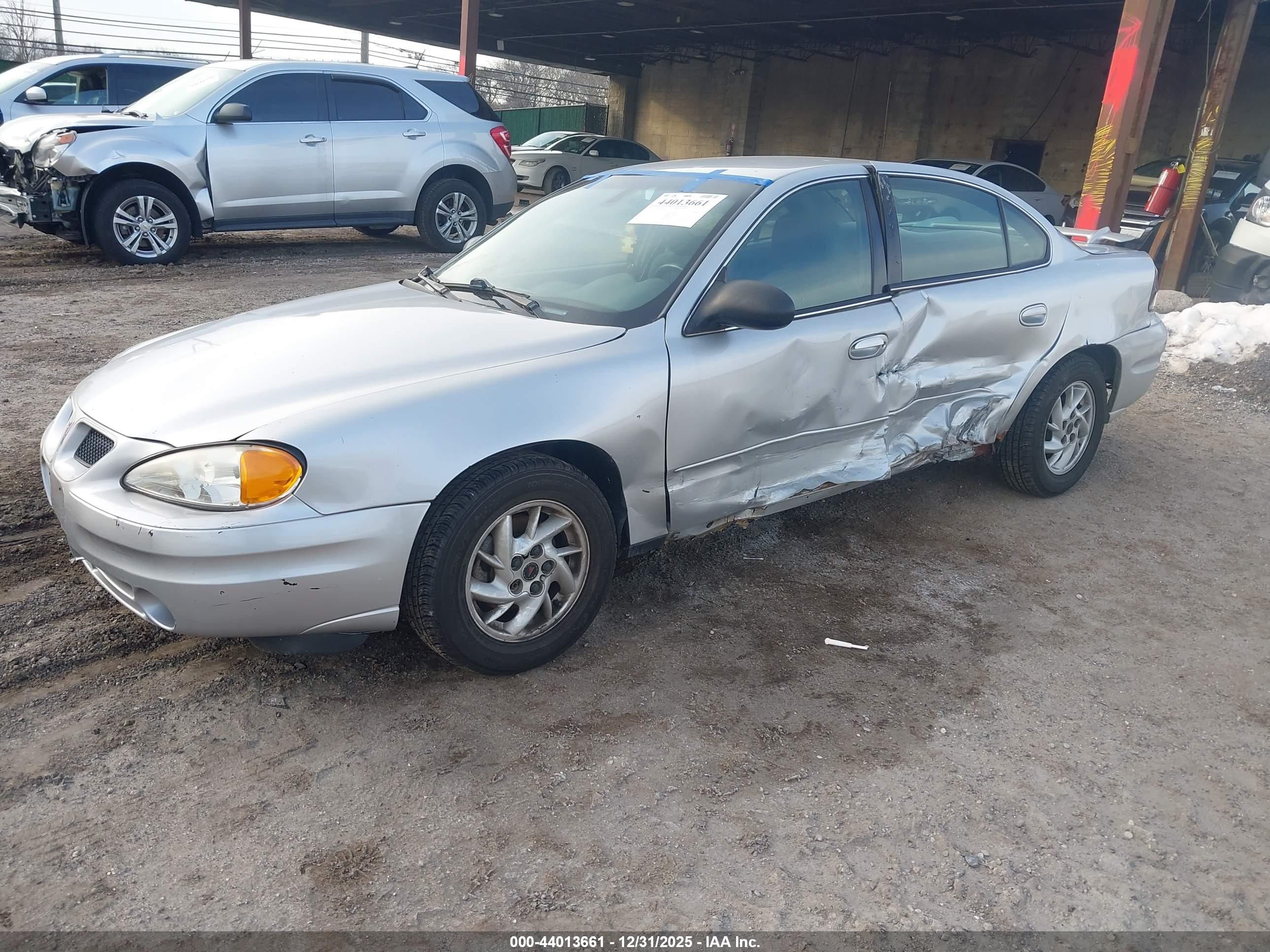 PONTIAC GRAND image 2
