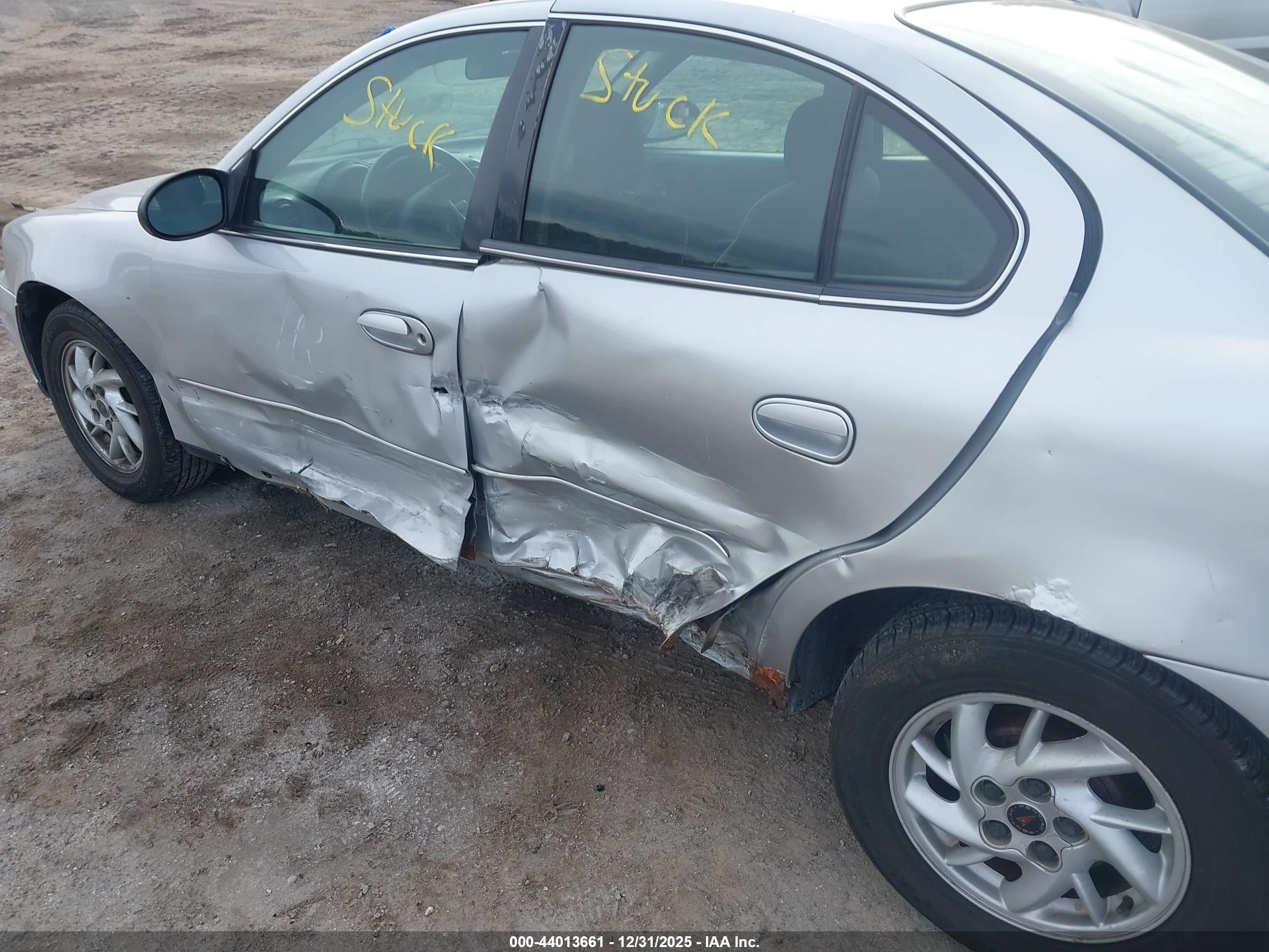 PONTIAC GRAND image 6