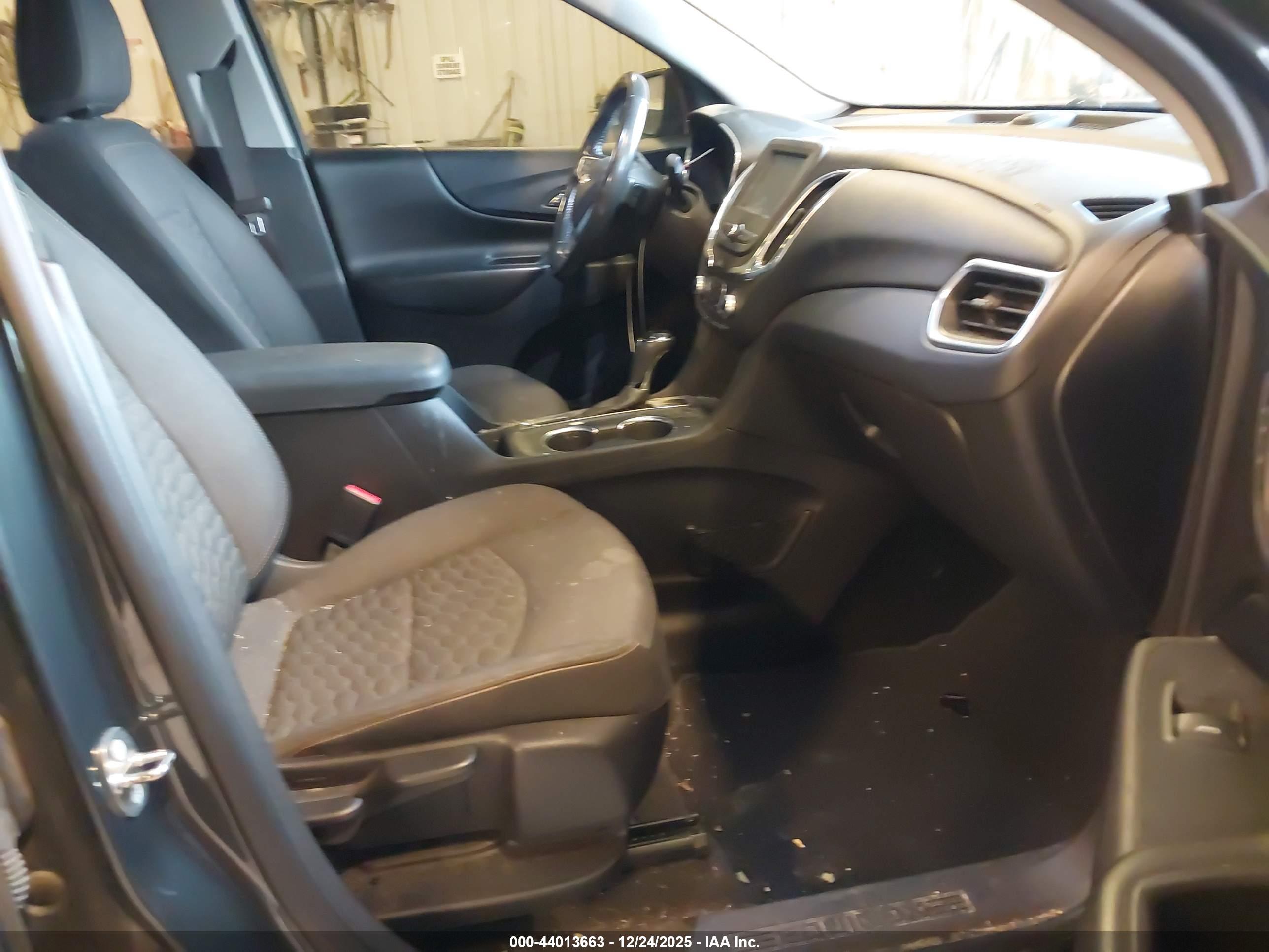 CHEVROLET EQUINOX image 5