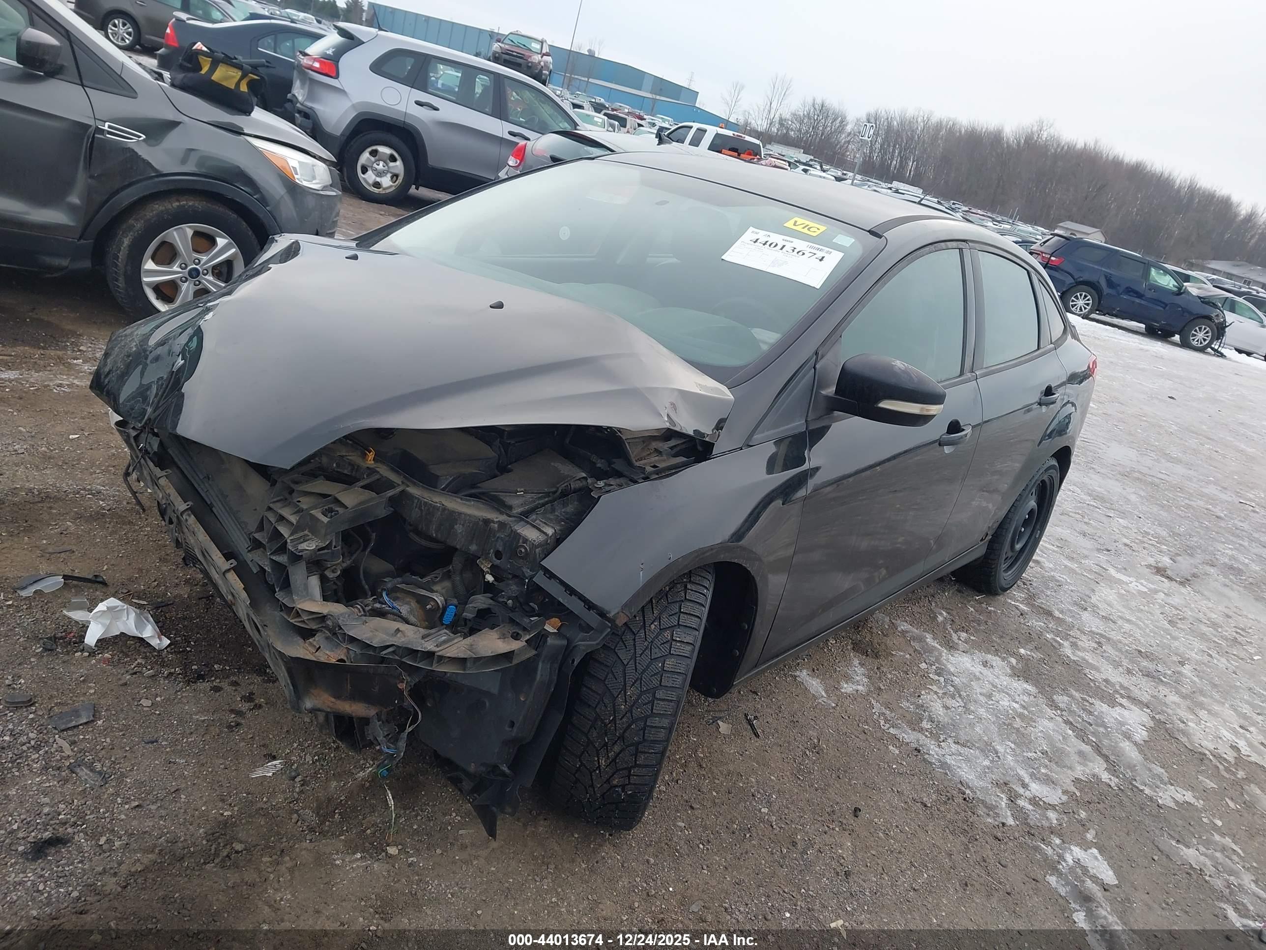 FORD FOCUS image 2