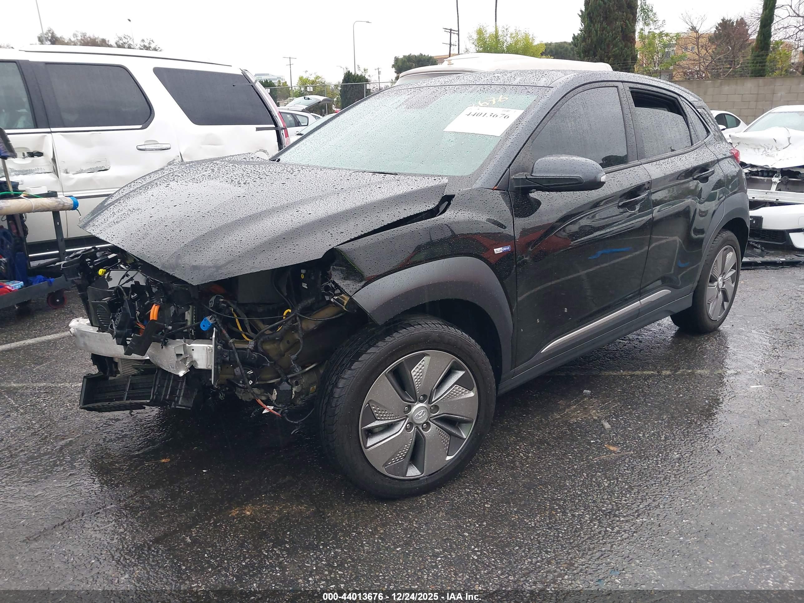 HYUNDAI KONA image 2
