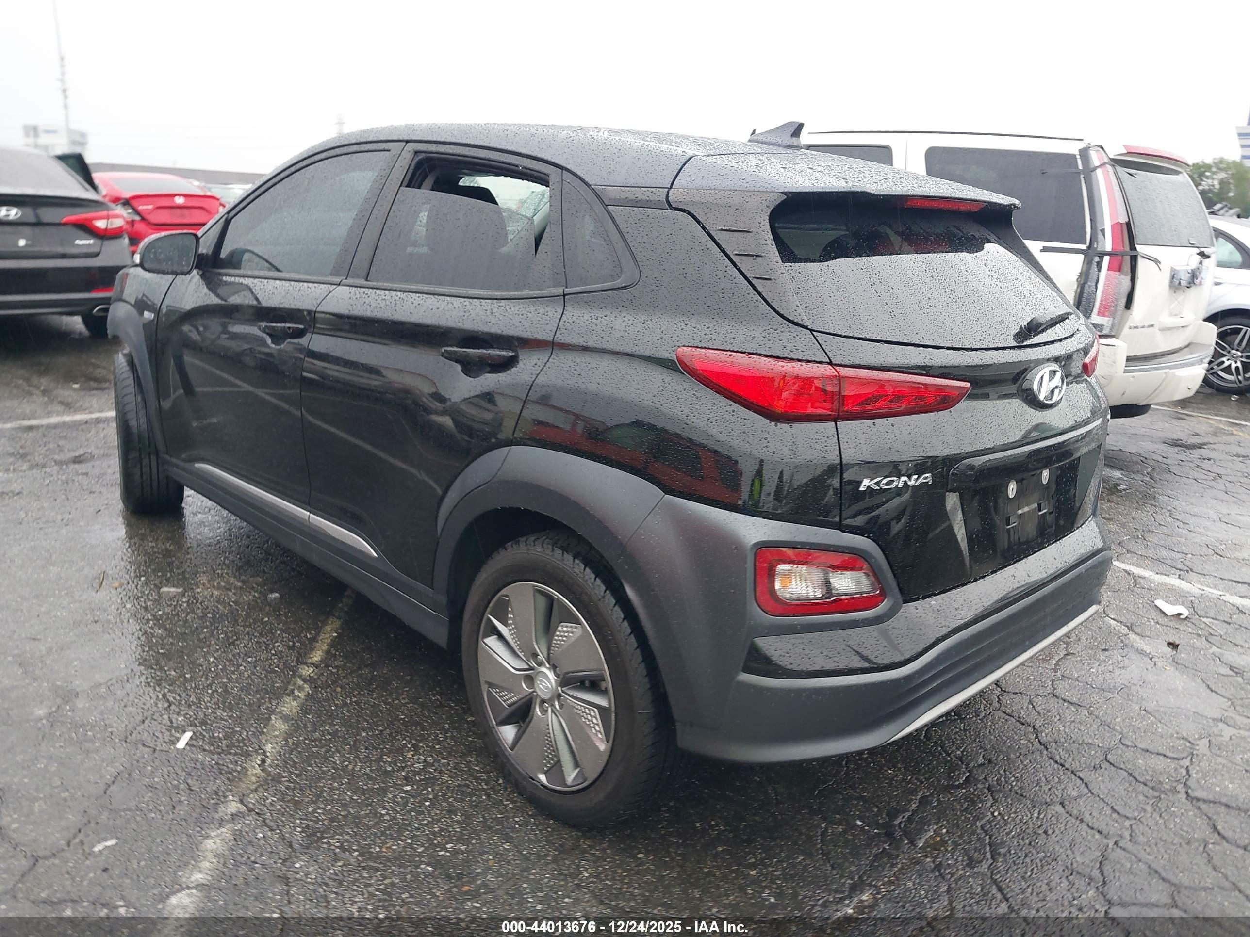 HYUNDAI KONA image 3