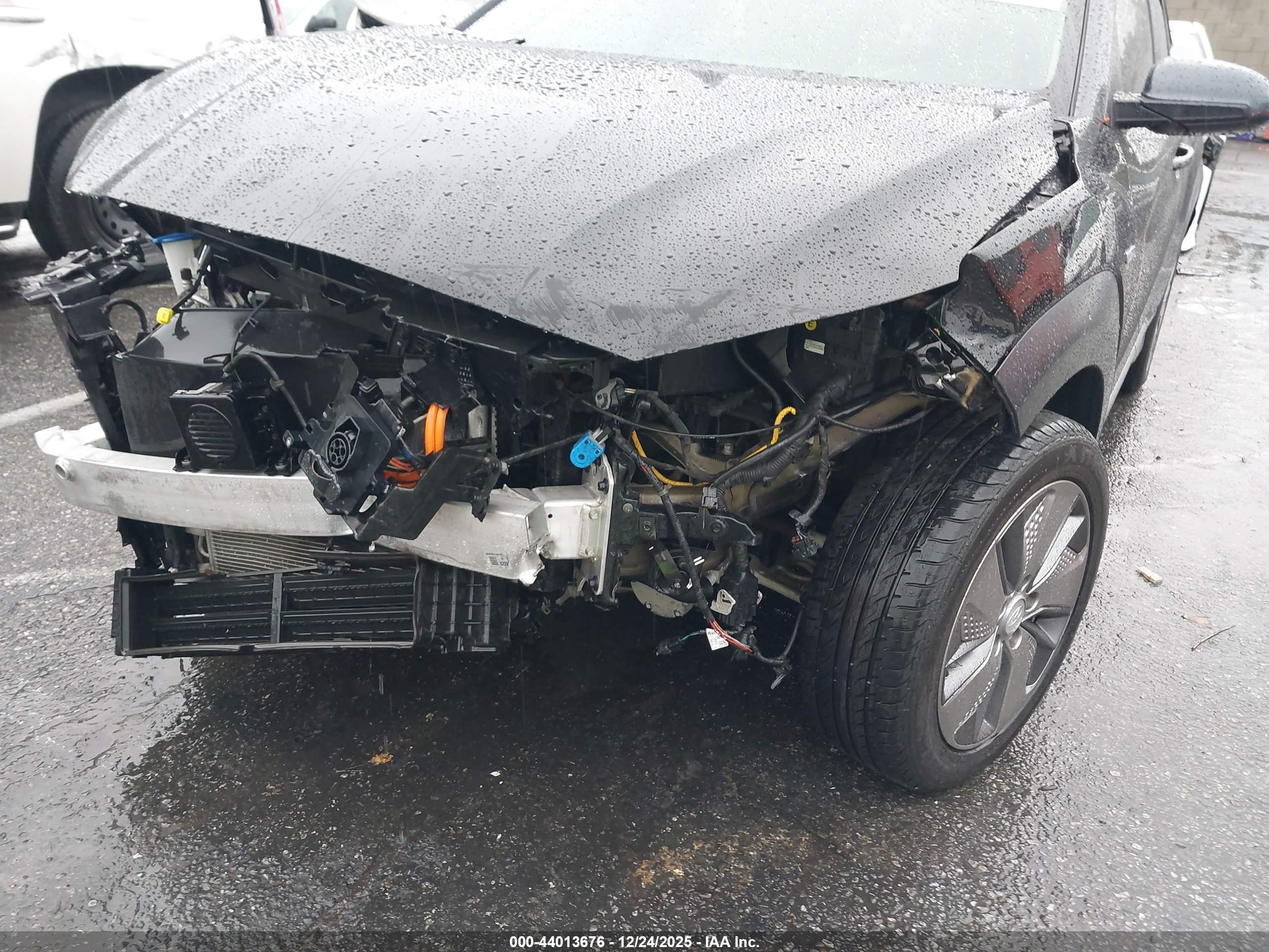 HYUNDAI KONA image 6
