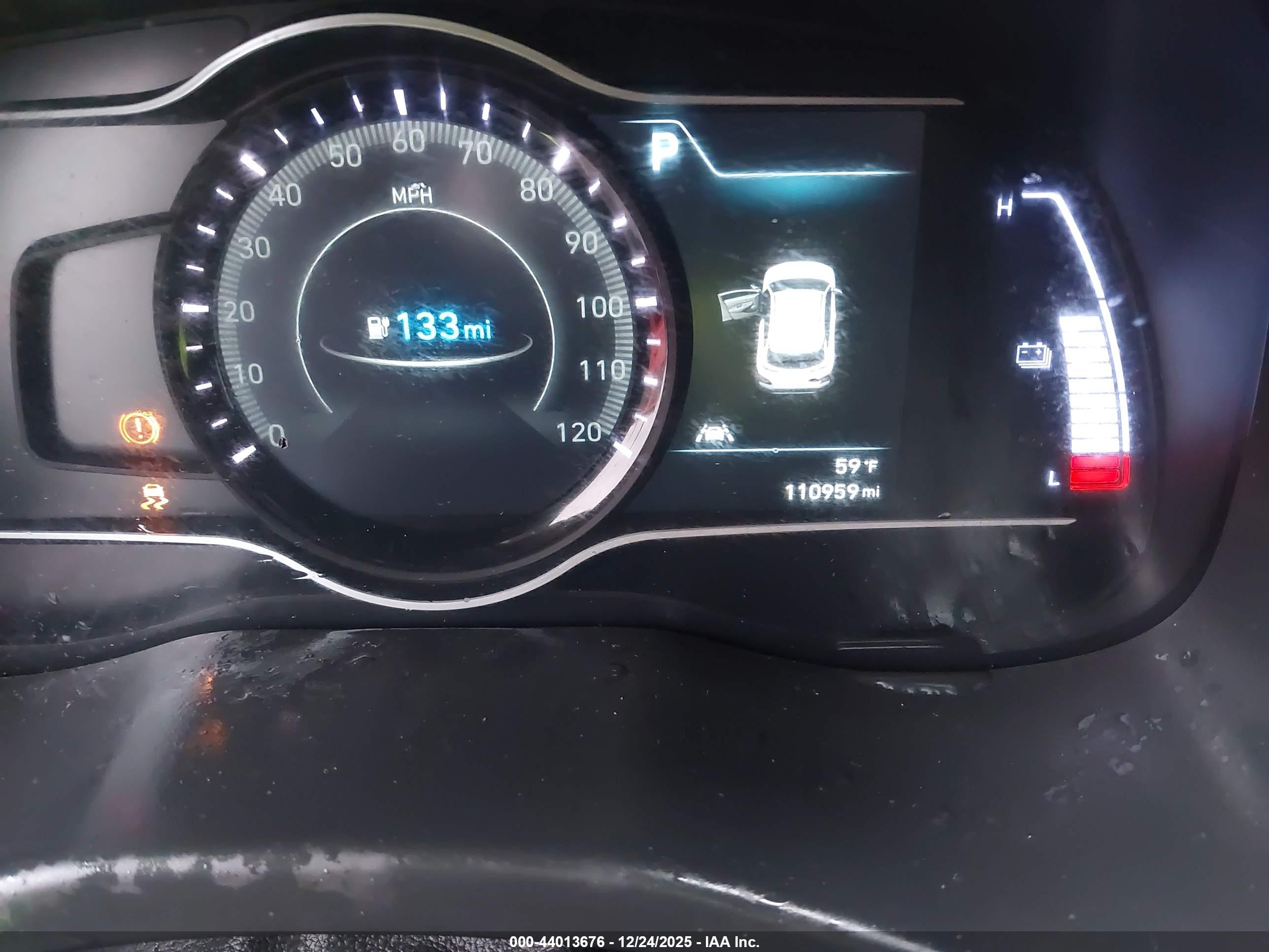 HYUNDAI KONA image 7