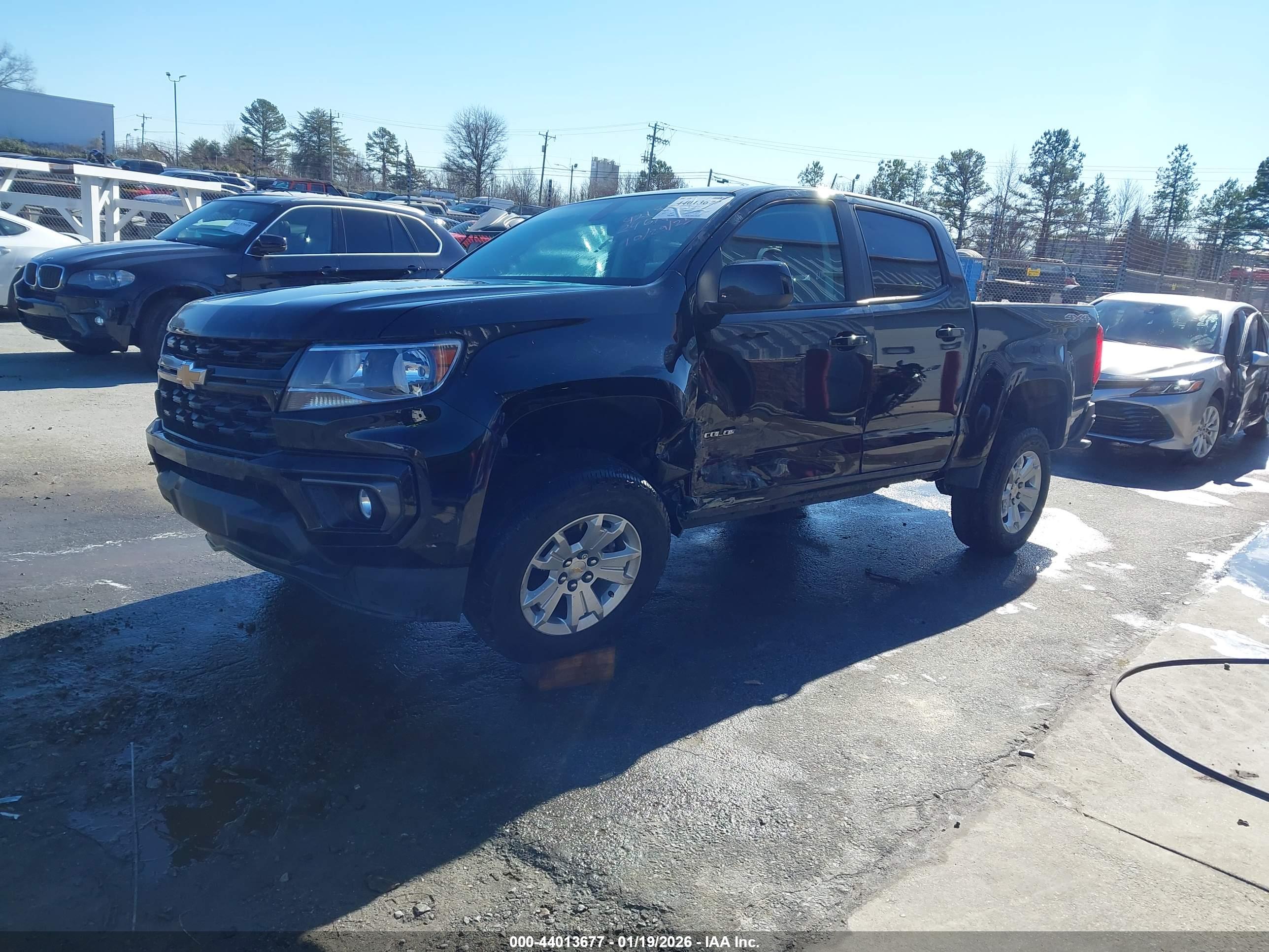 CHEVROLET COLORADO image 2