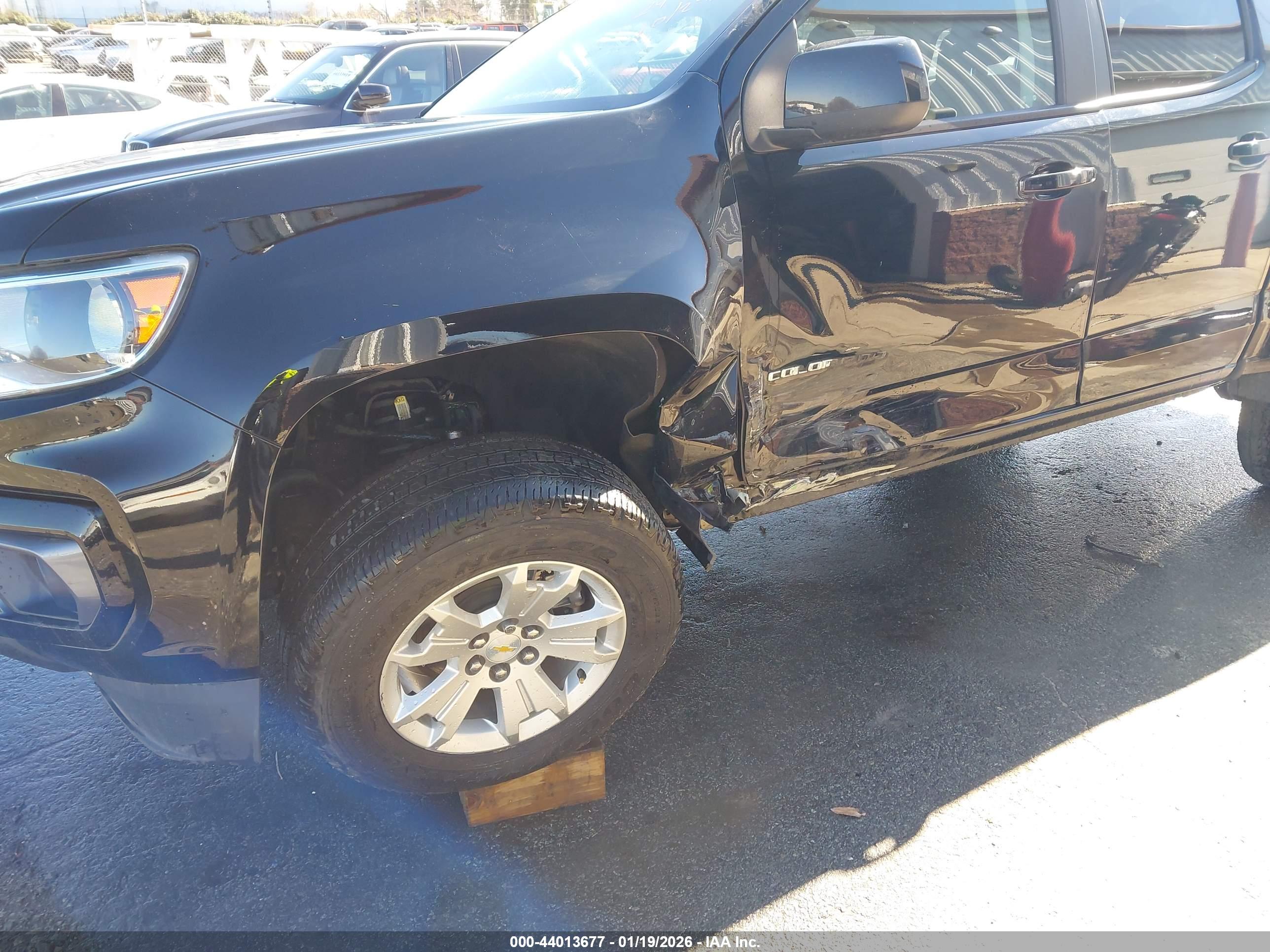 CHEVROLET COLORADO image 6