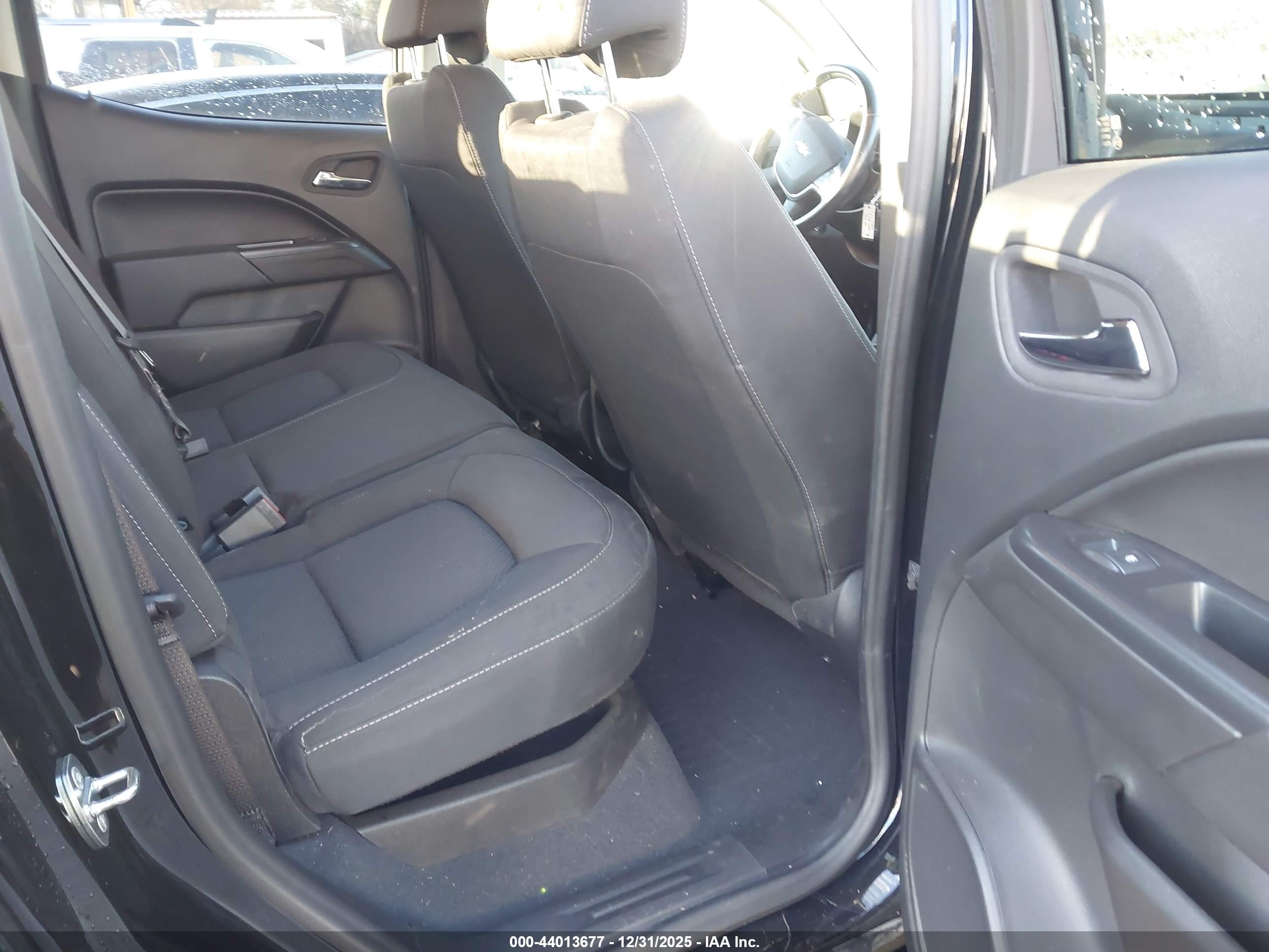 CHEVROLET COLORADO image 8