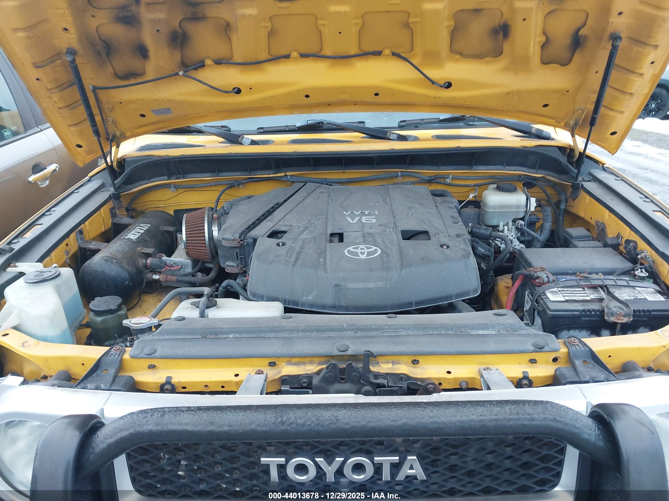 TOYOTA FJ image 10