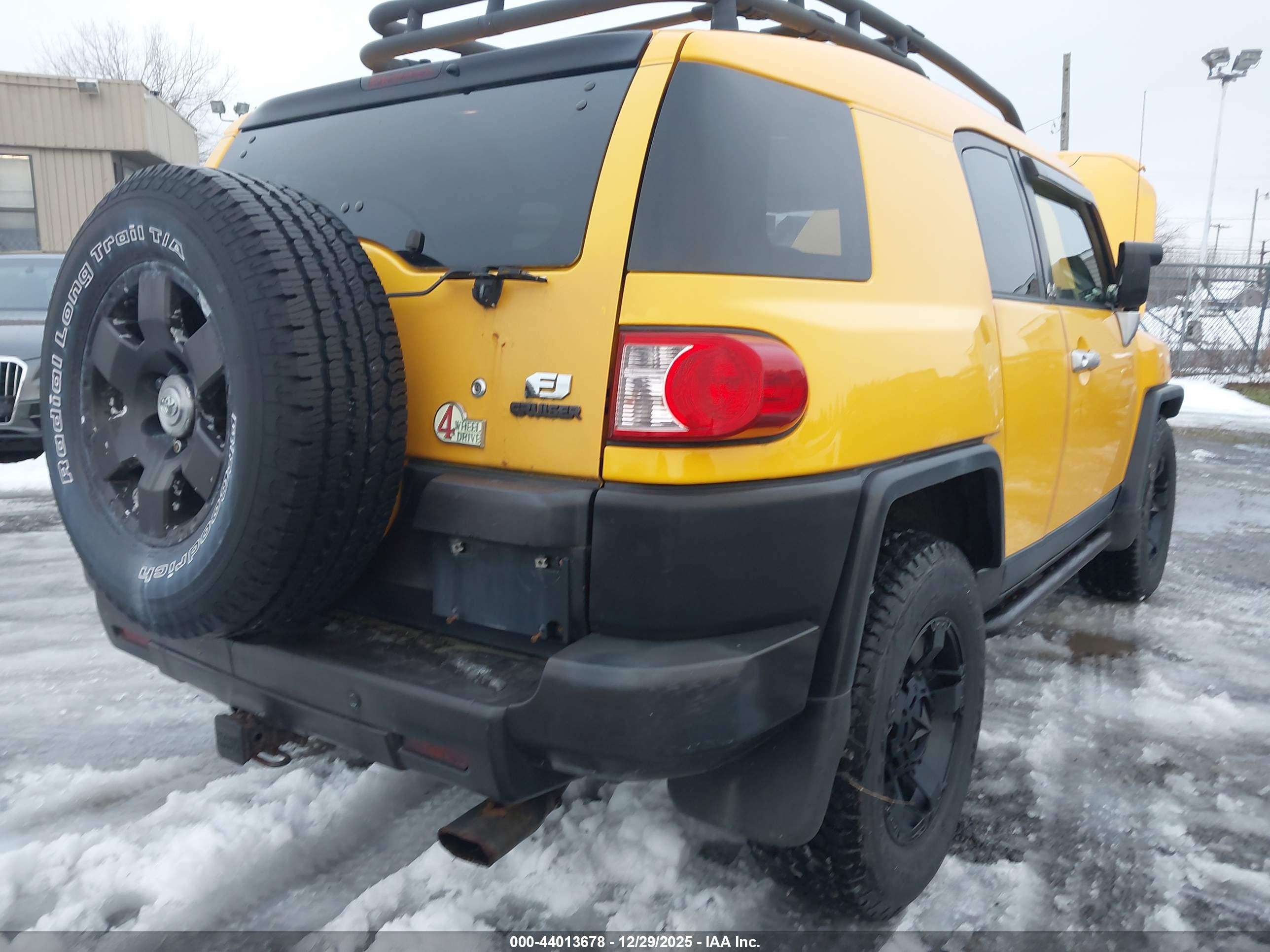 TOYOTA FJ image 4