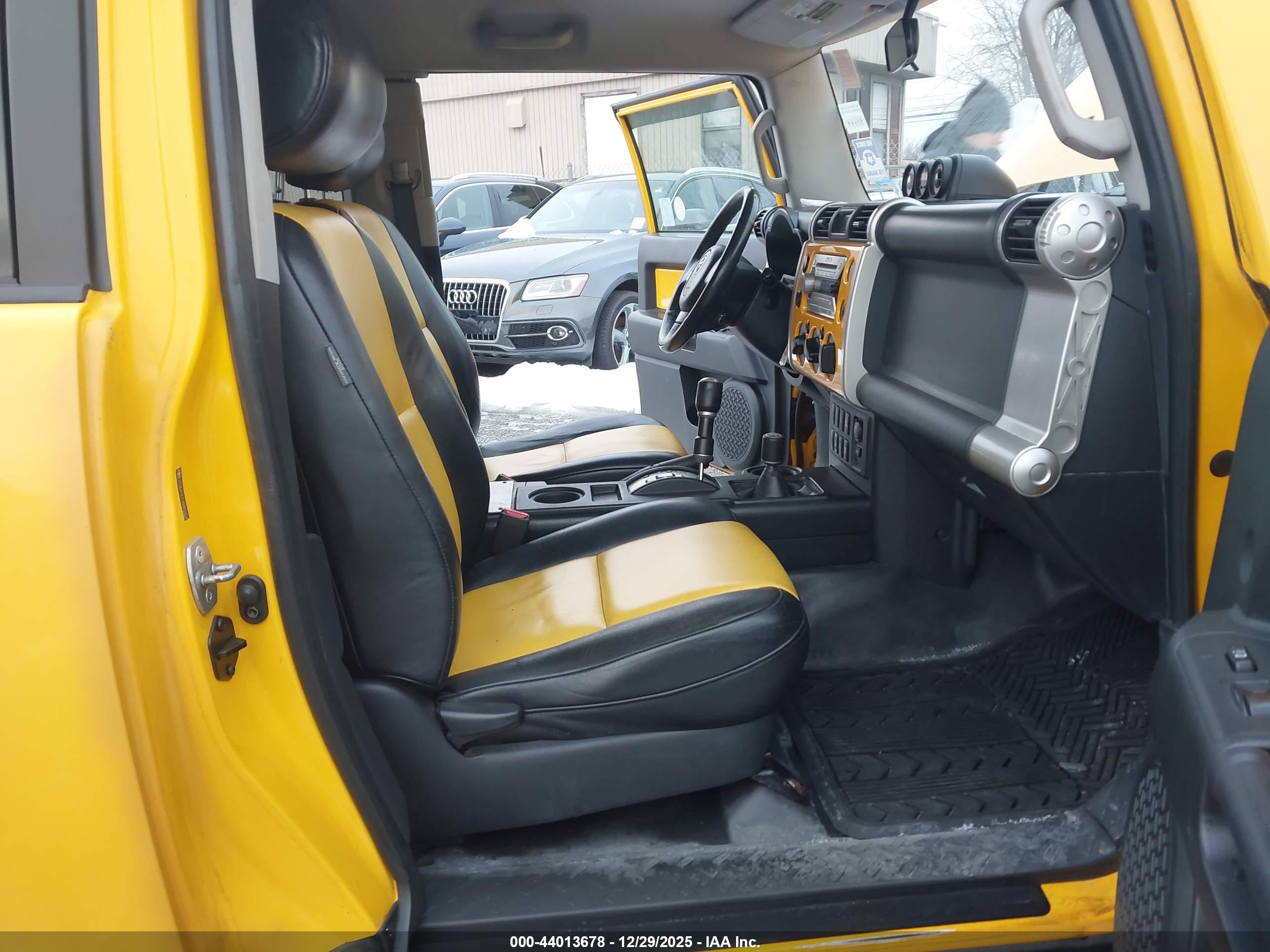 TOYOTA FJ image 5