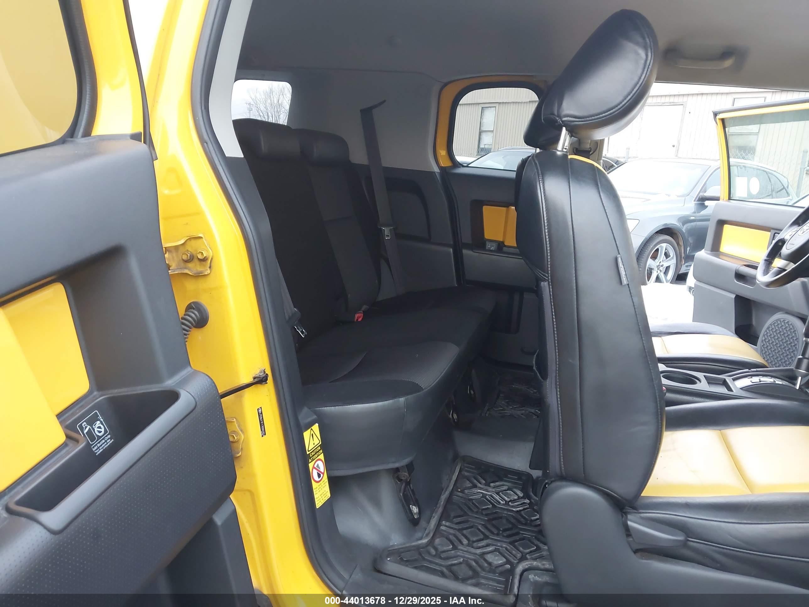 TOYOTA FJ image 8