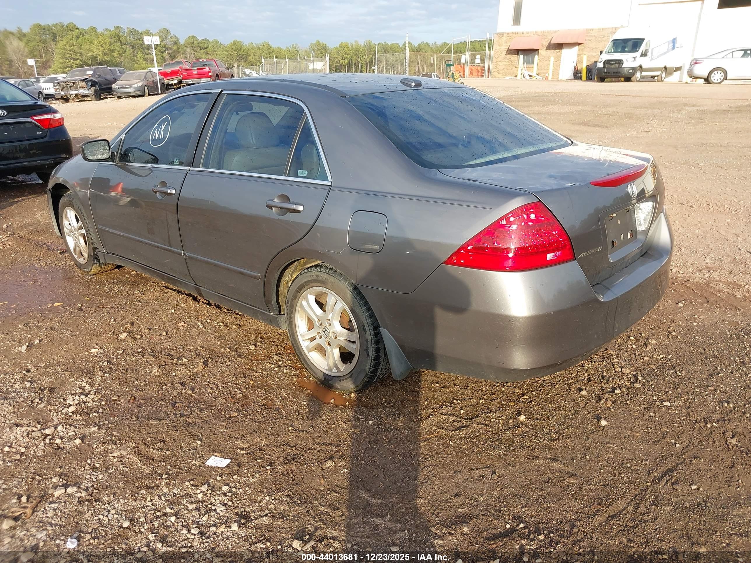HONDA ACCORD image 3