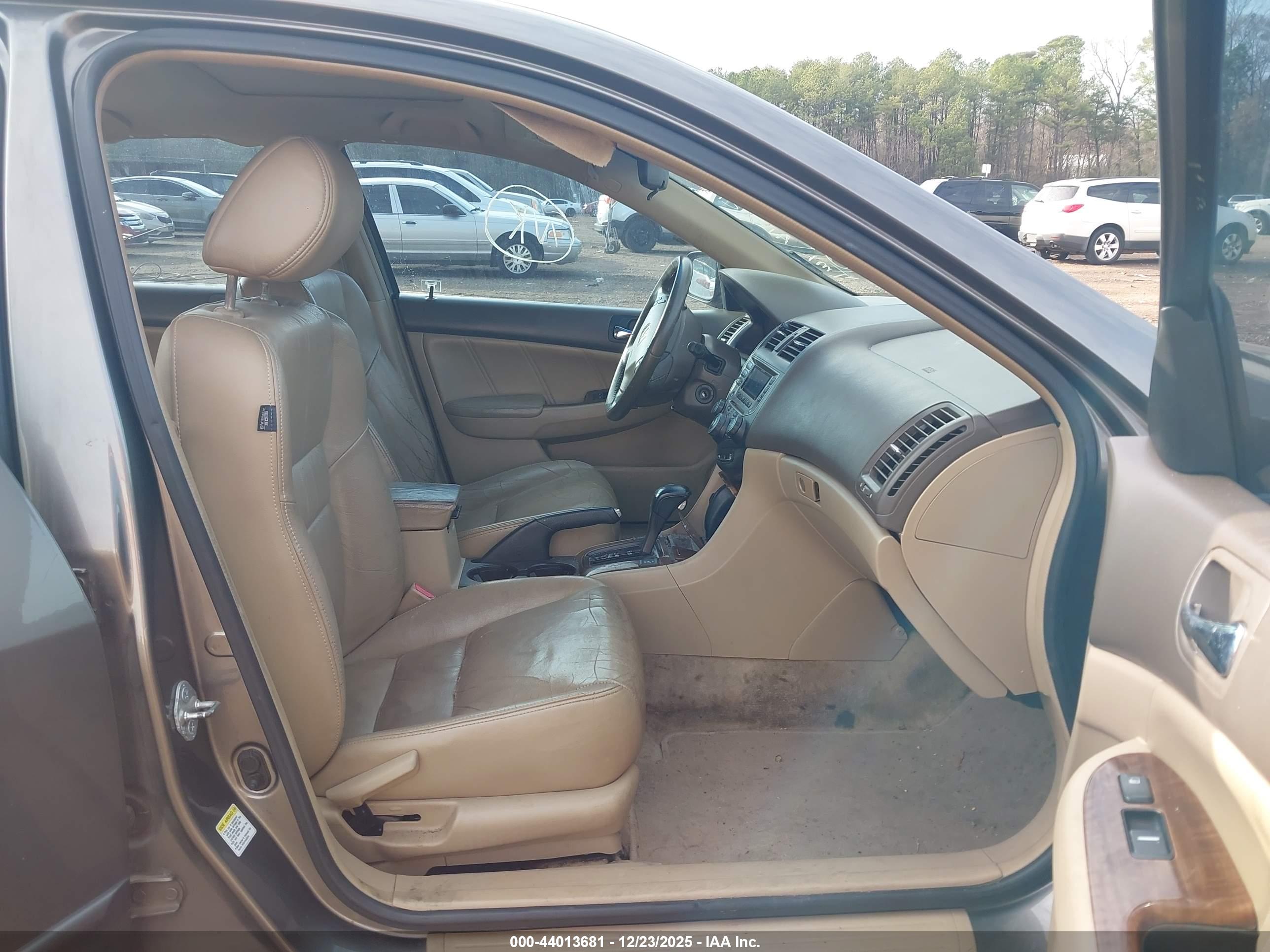 HONDA ACCORD image 5