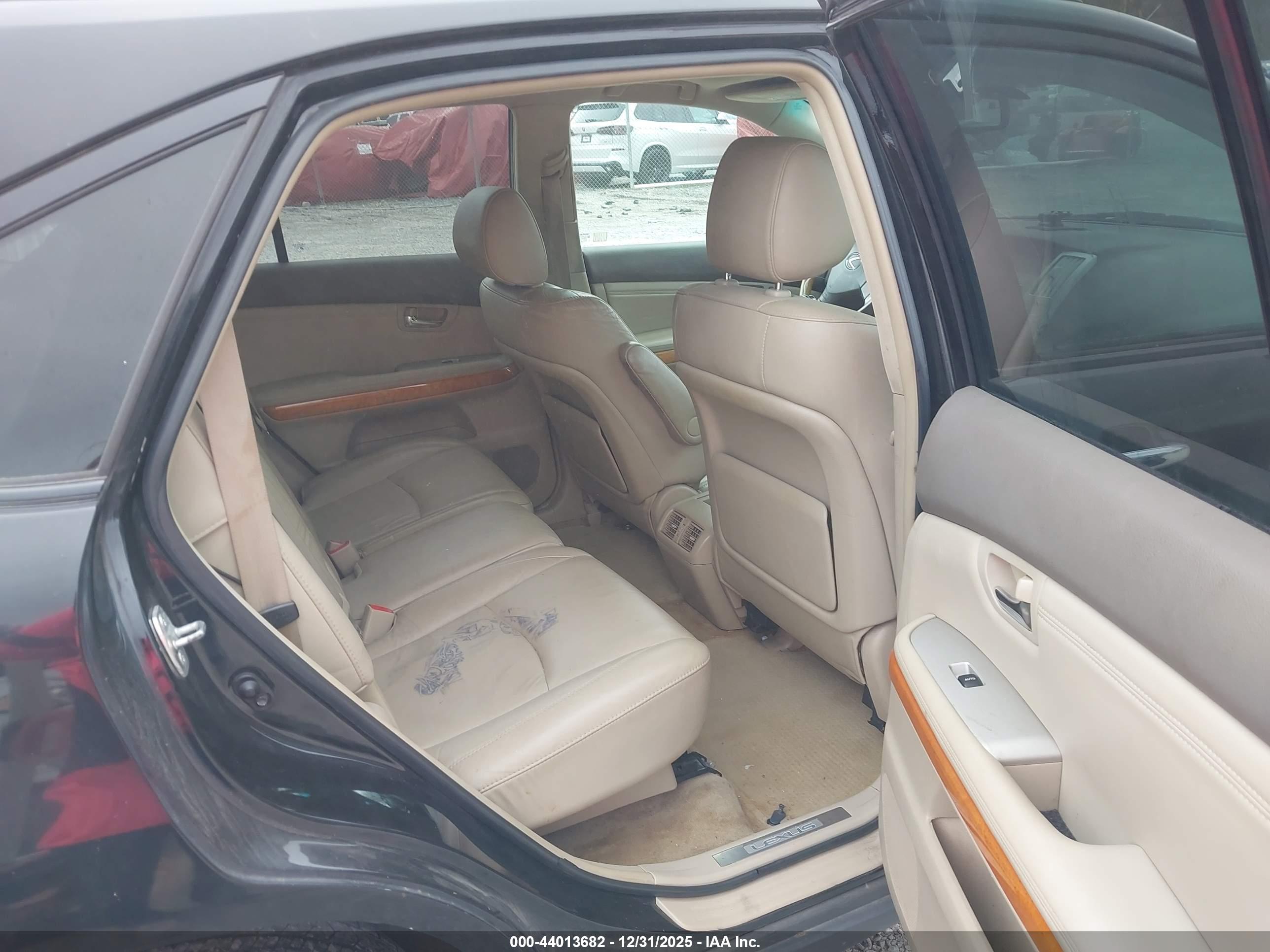 LEXUS RX image 8