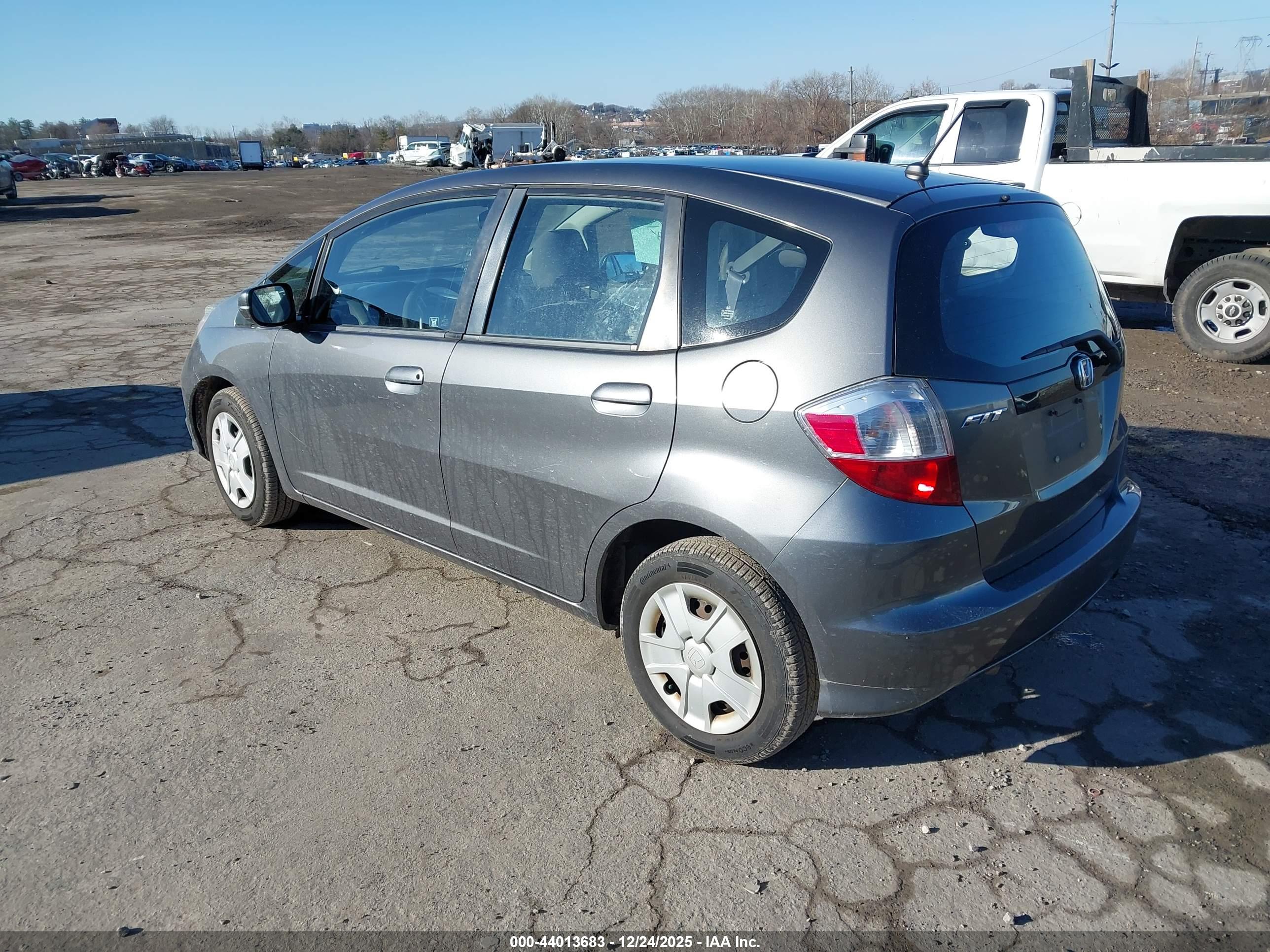 HONDA FIT image 3
