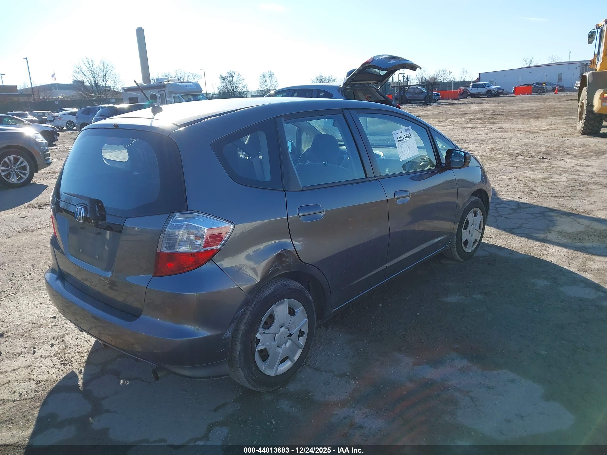 HONDA FIT image 4
