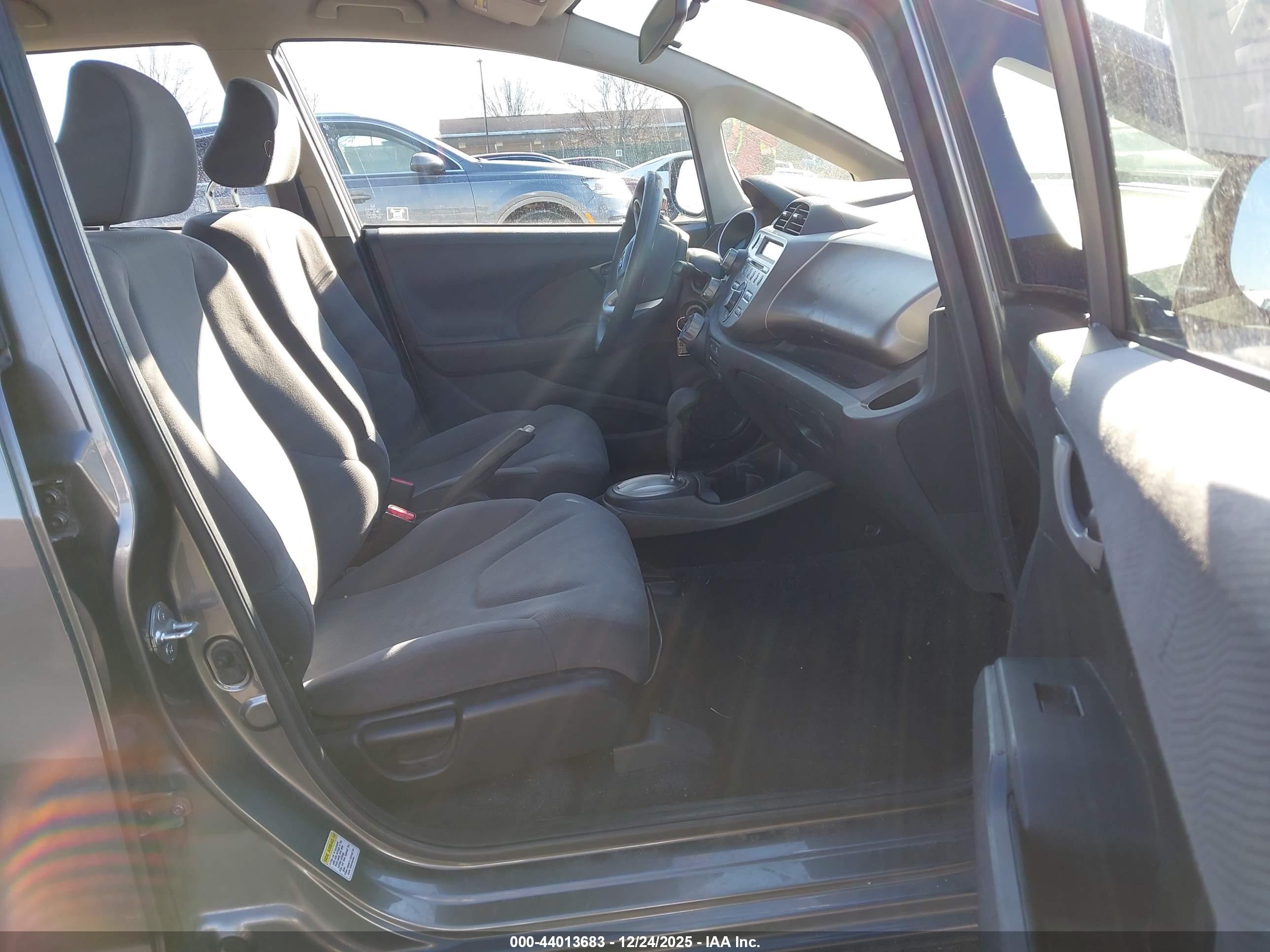 HONDA FIT image 5