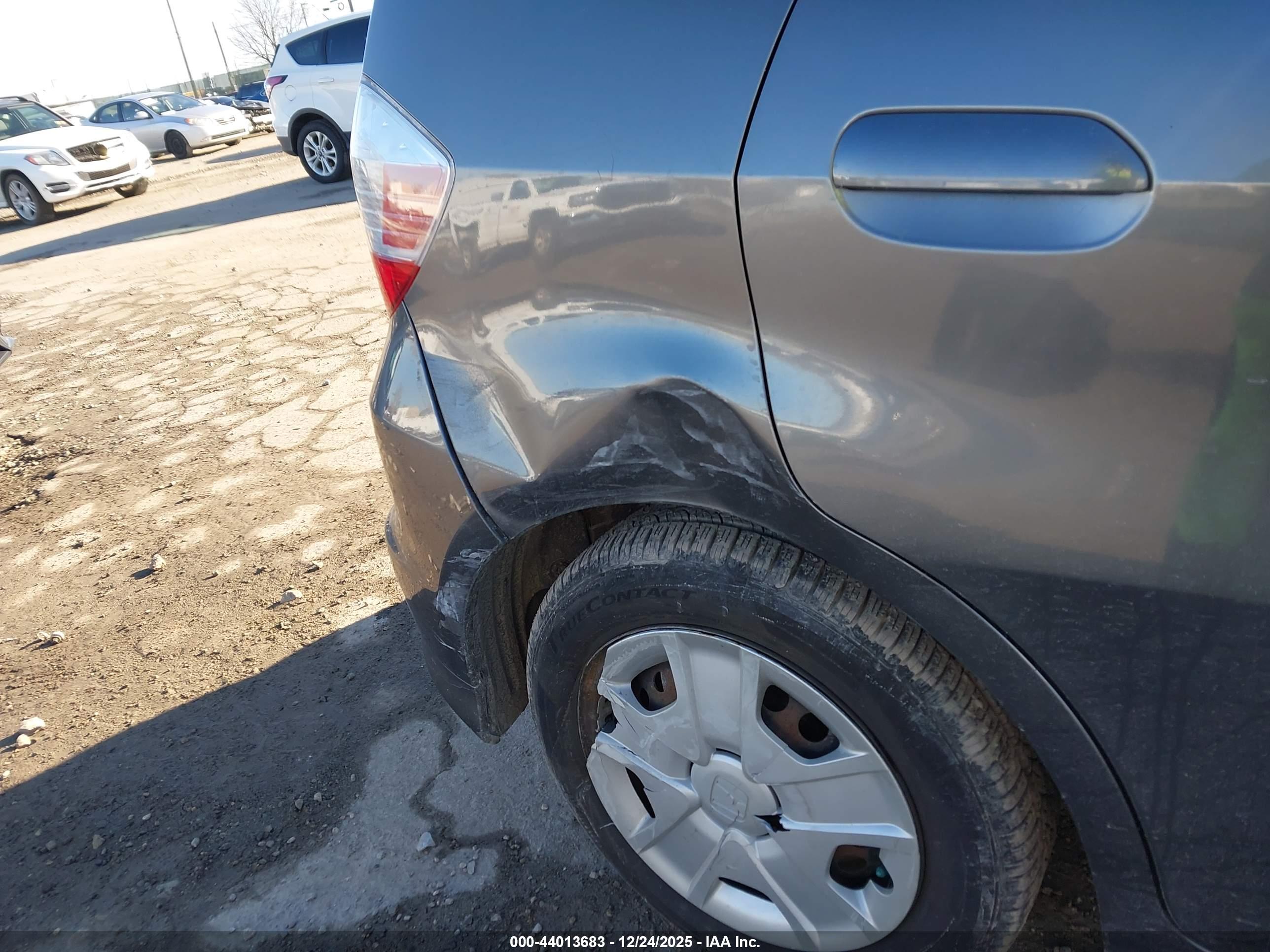 HONDA FIT image 6