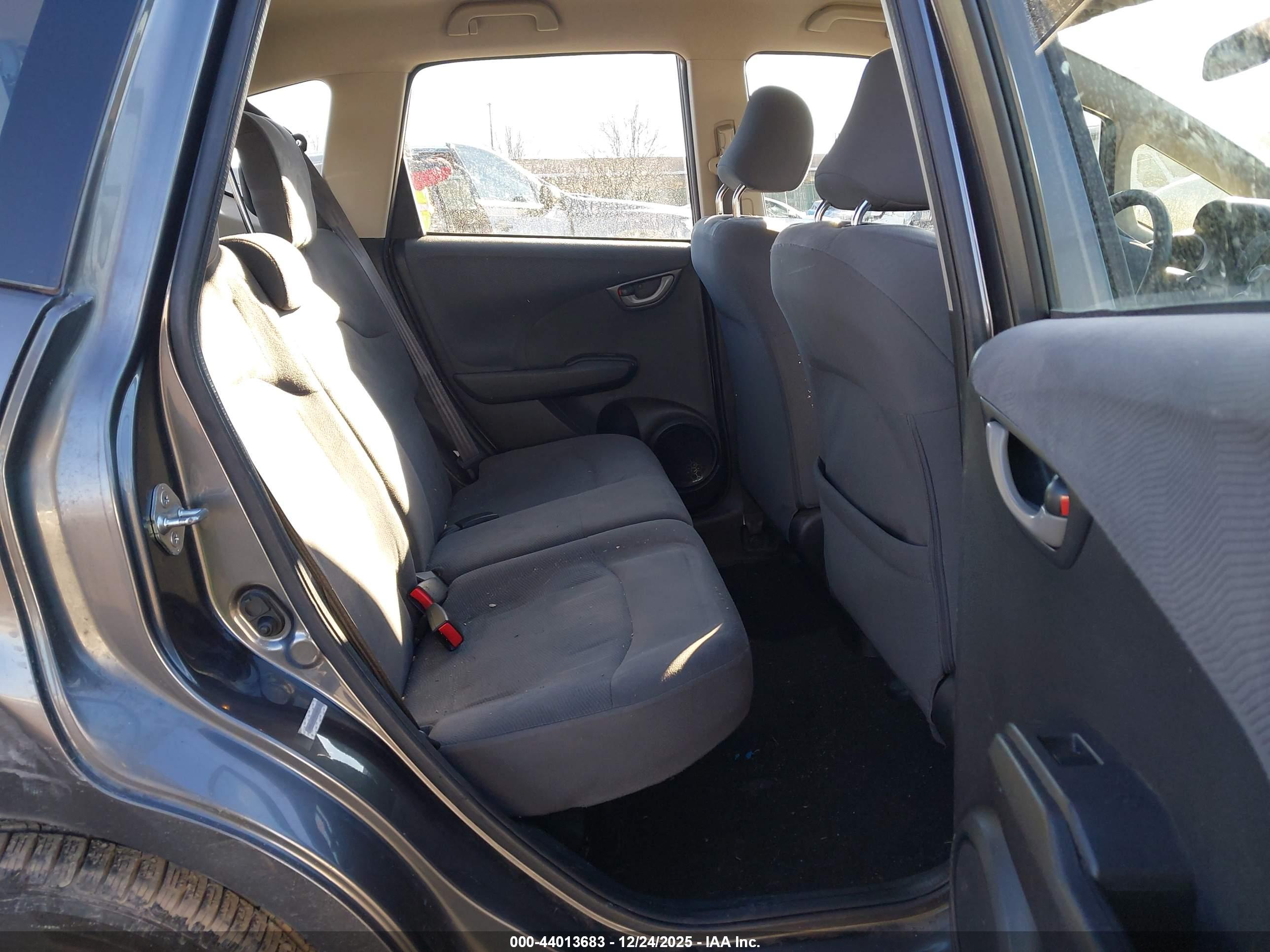 HONDA FIT image 8