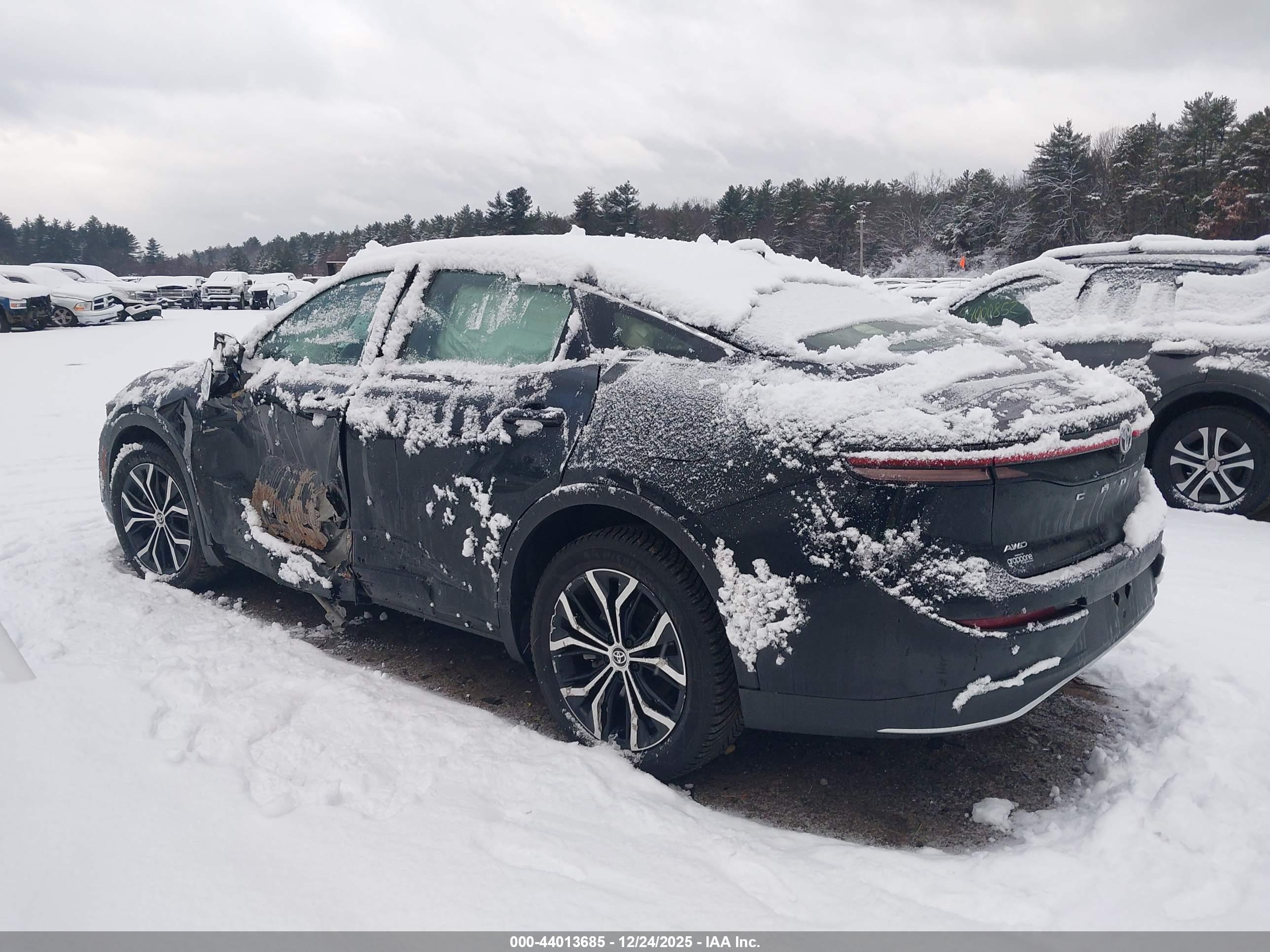 TOYOTA CROWN image 3