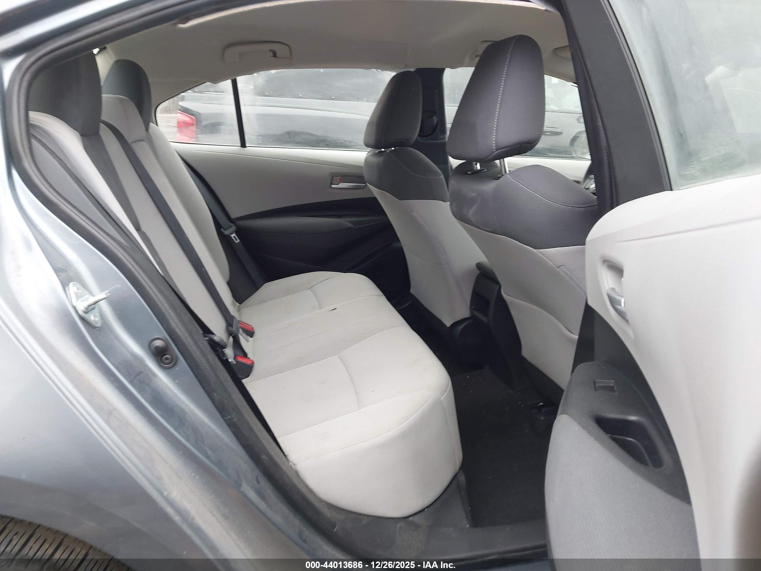 TOYOTA COROLLA image 8