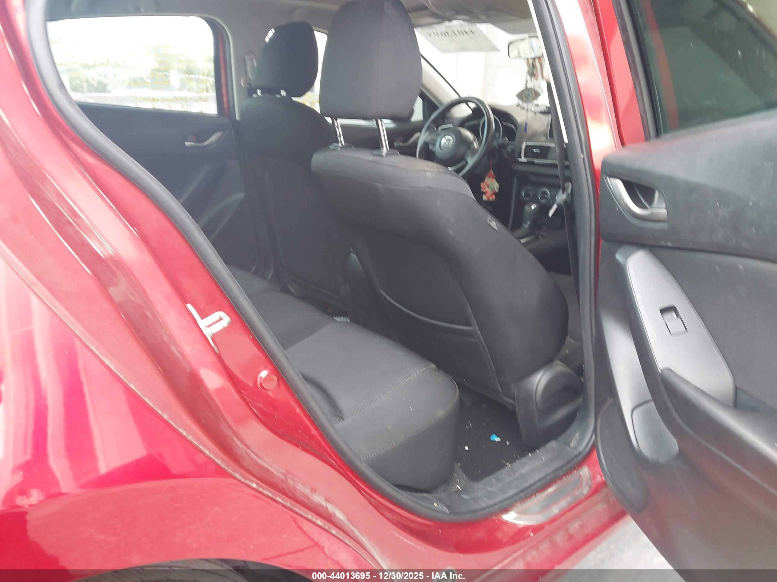 MAZDA MAZDA3 image 8