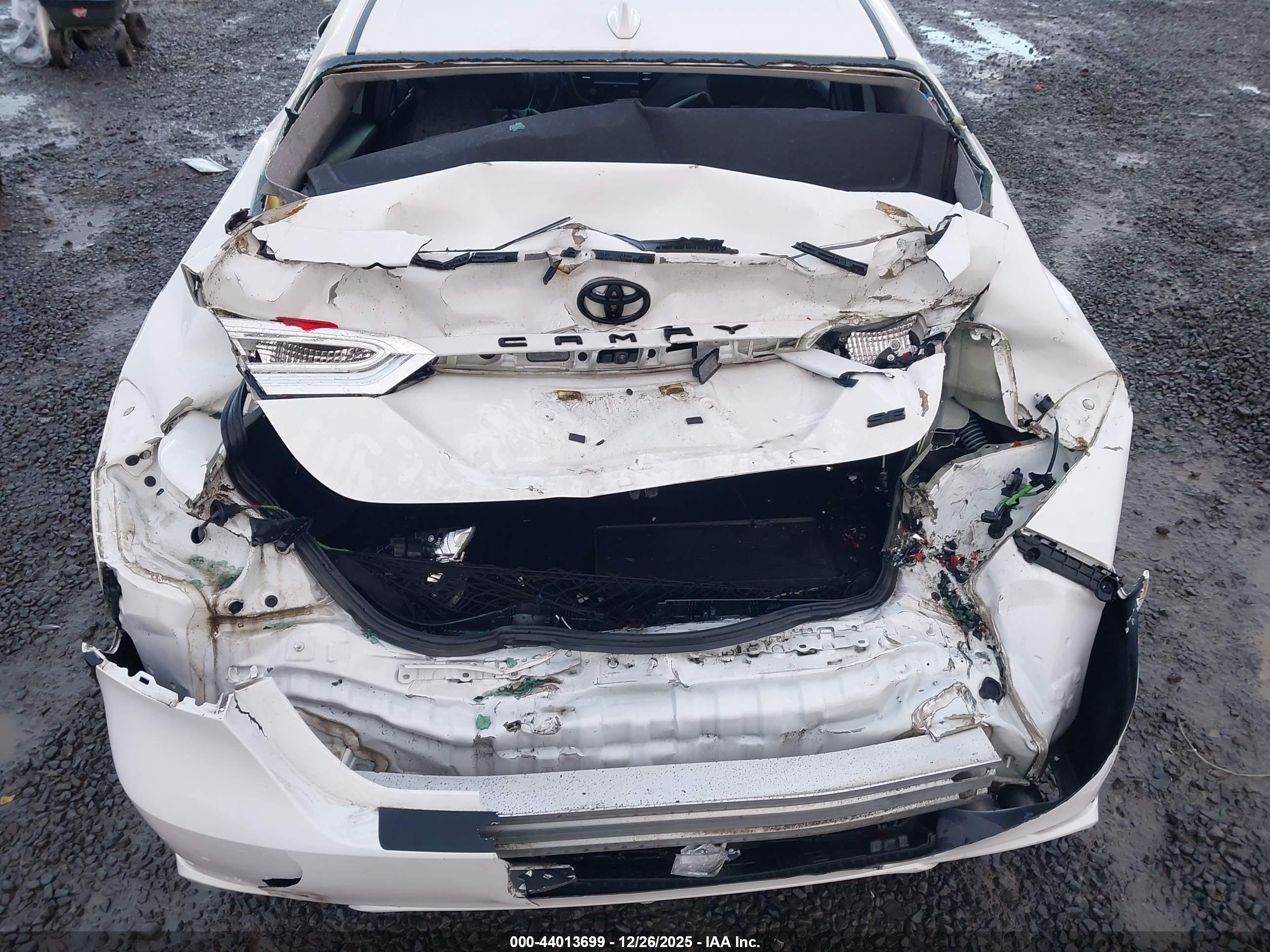 TOYOTA CAMRY image 6