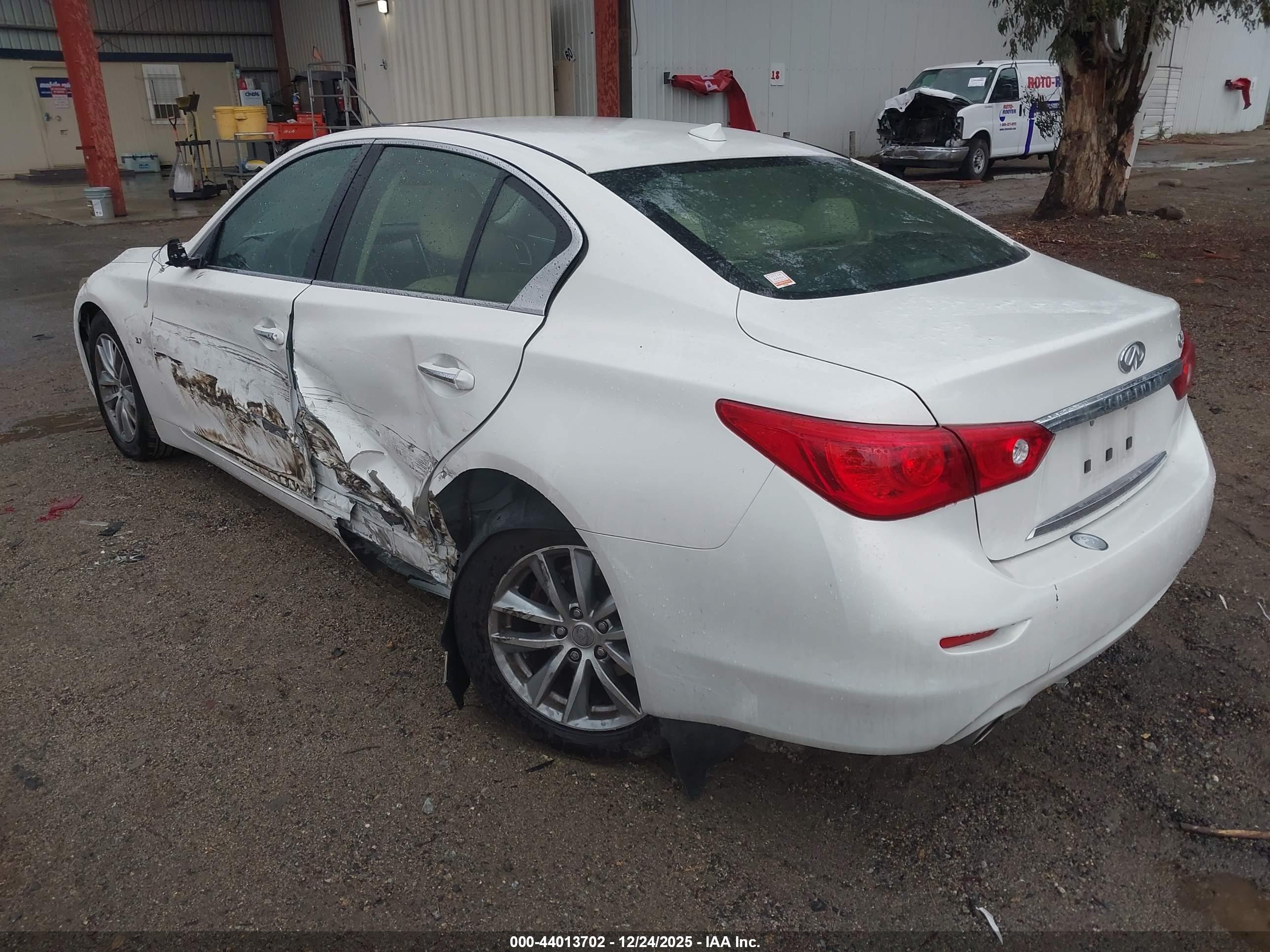 INFINITI Q50 image 3