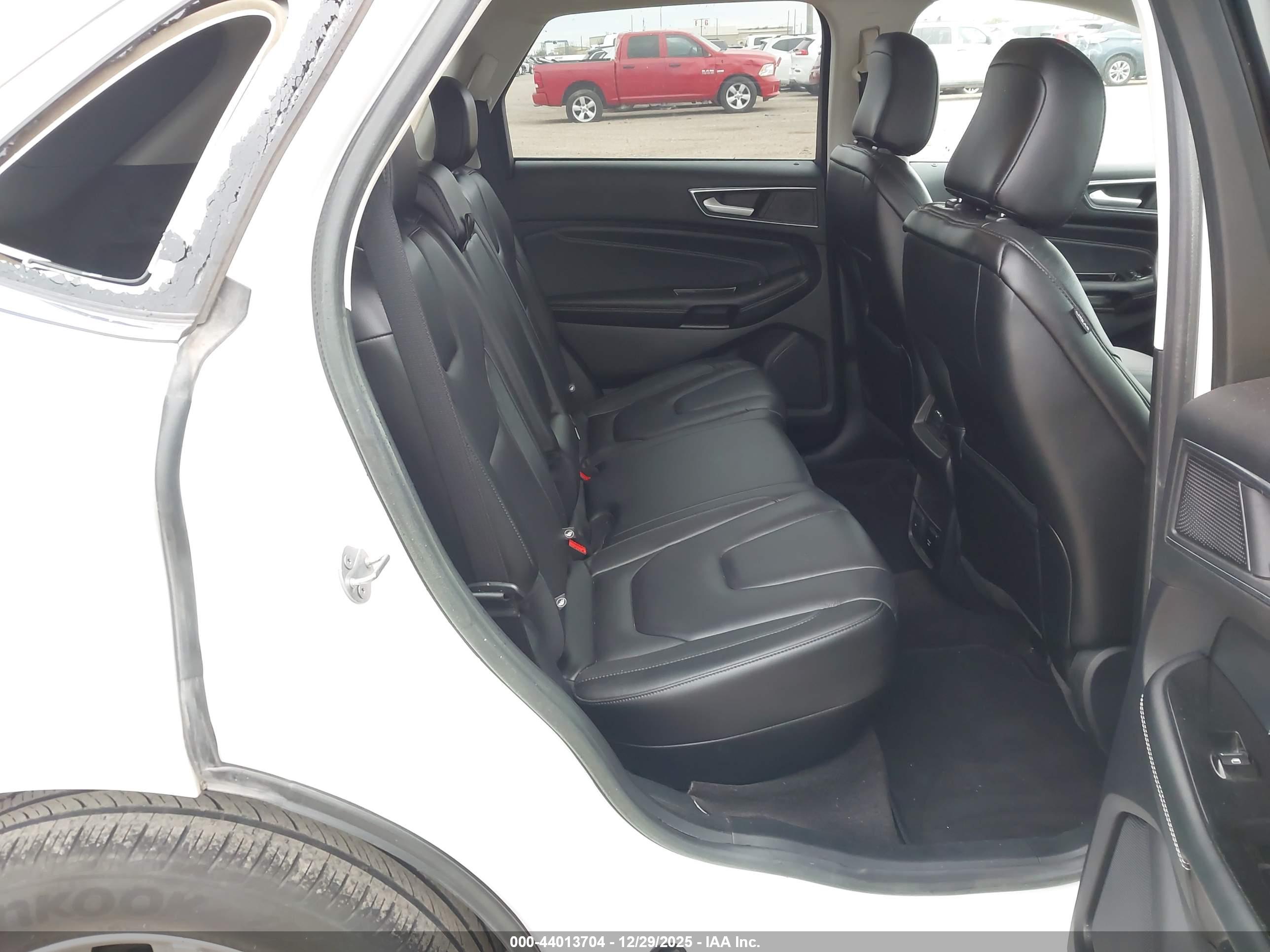 FORD EDGE image 8