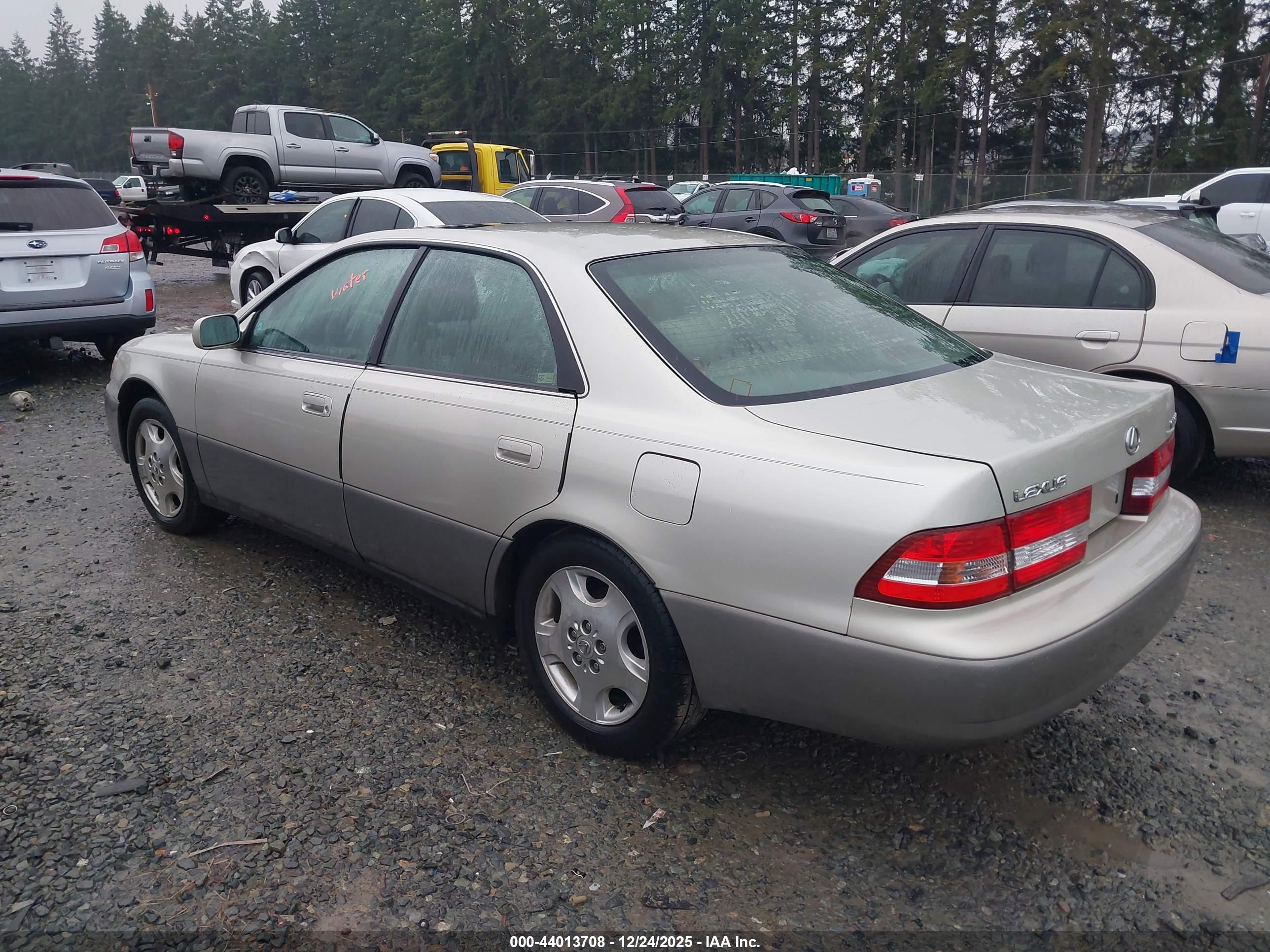 LEXUS ES image 3