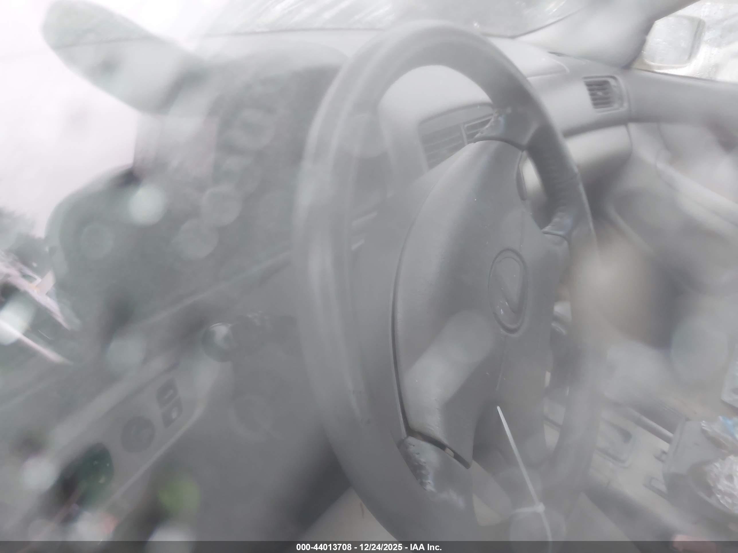 LEXUS ES image 7