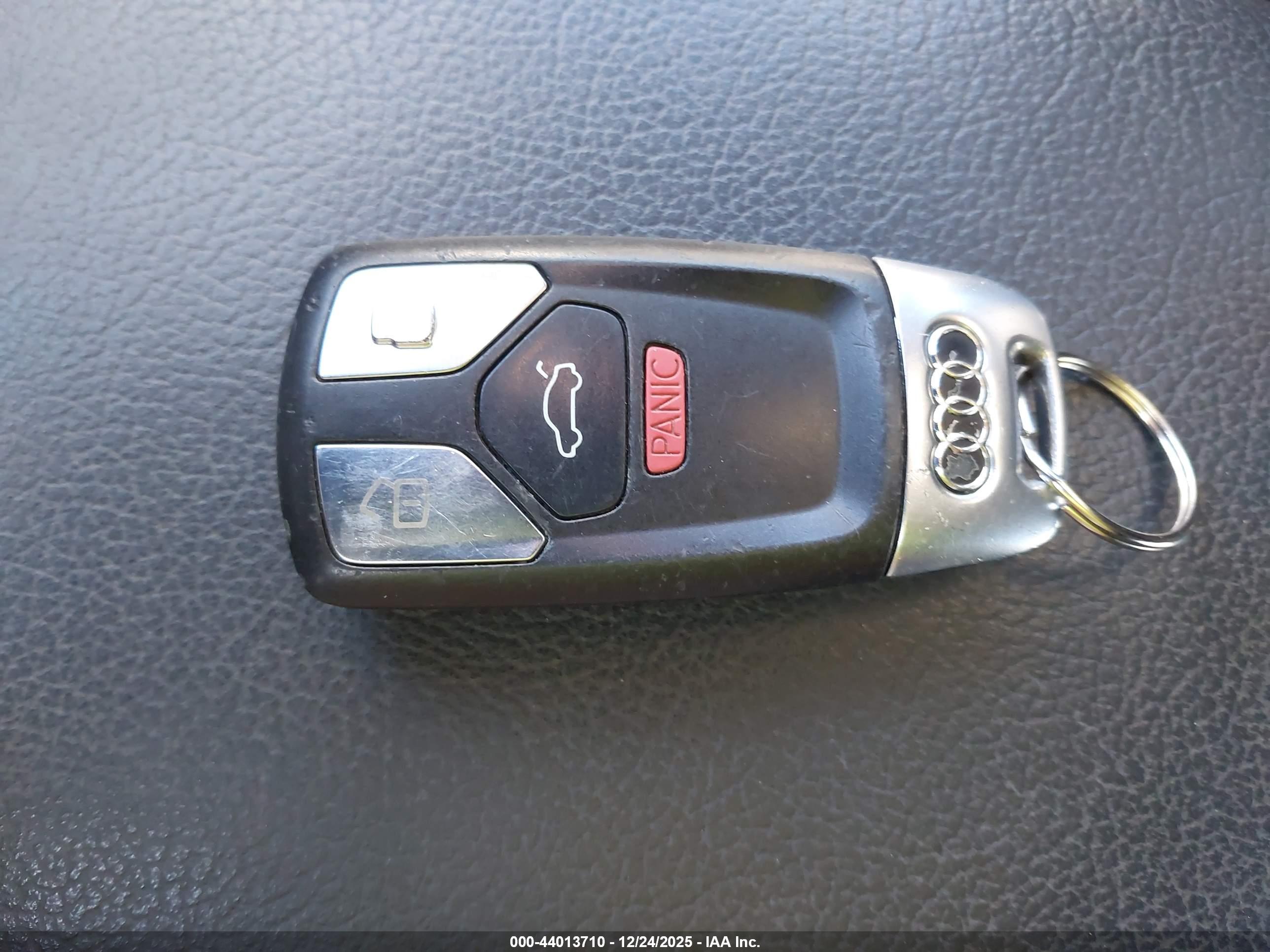 AUDI A4 image 11