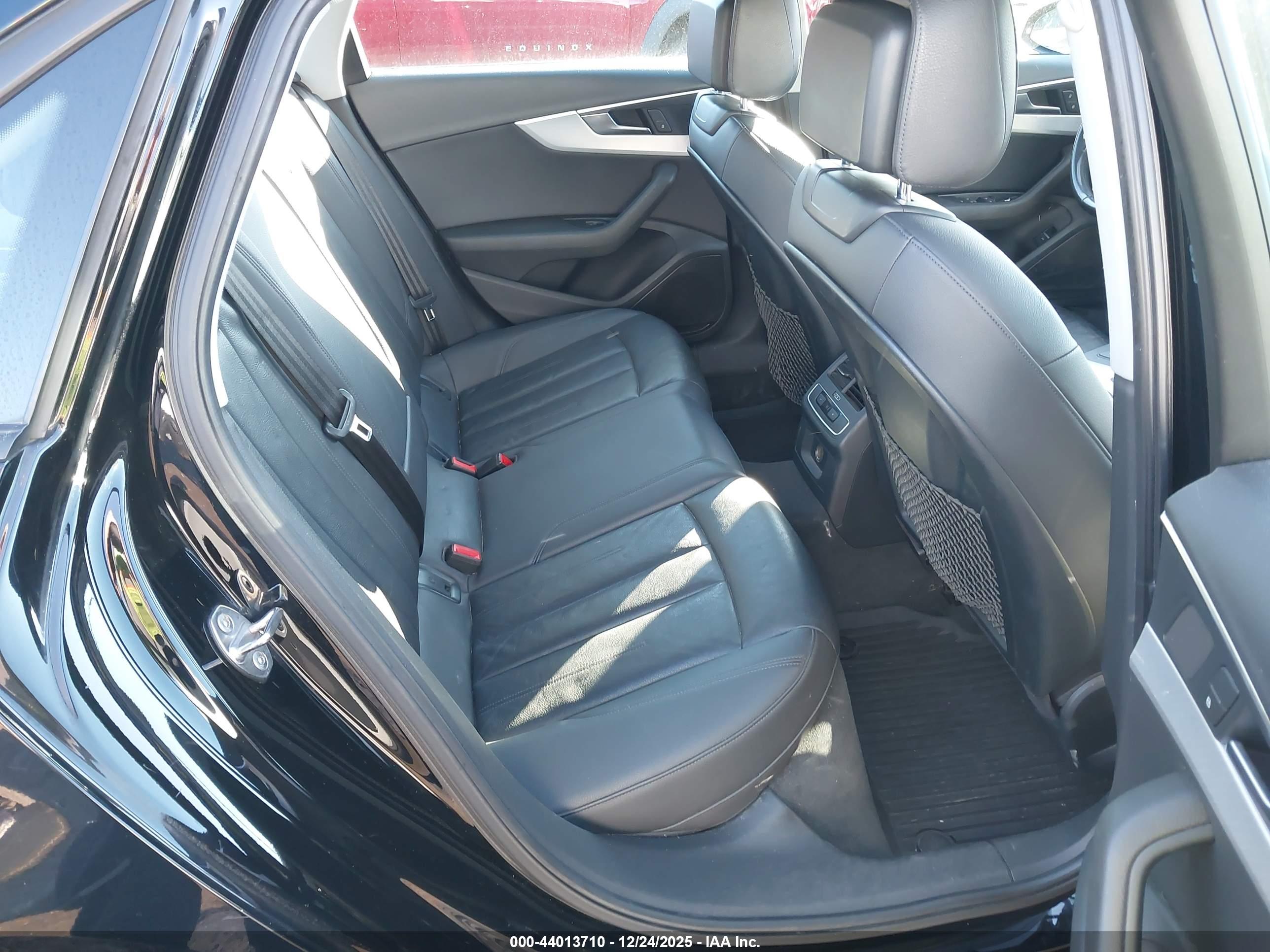 AUDI A4 image 8