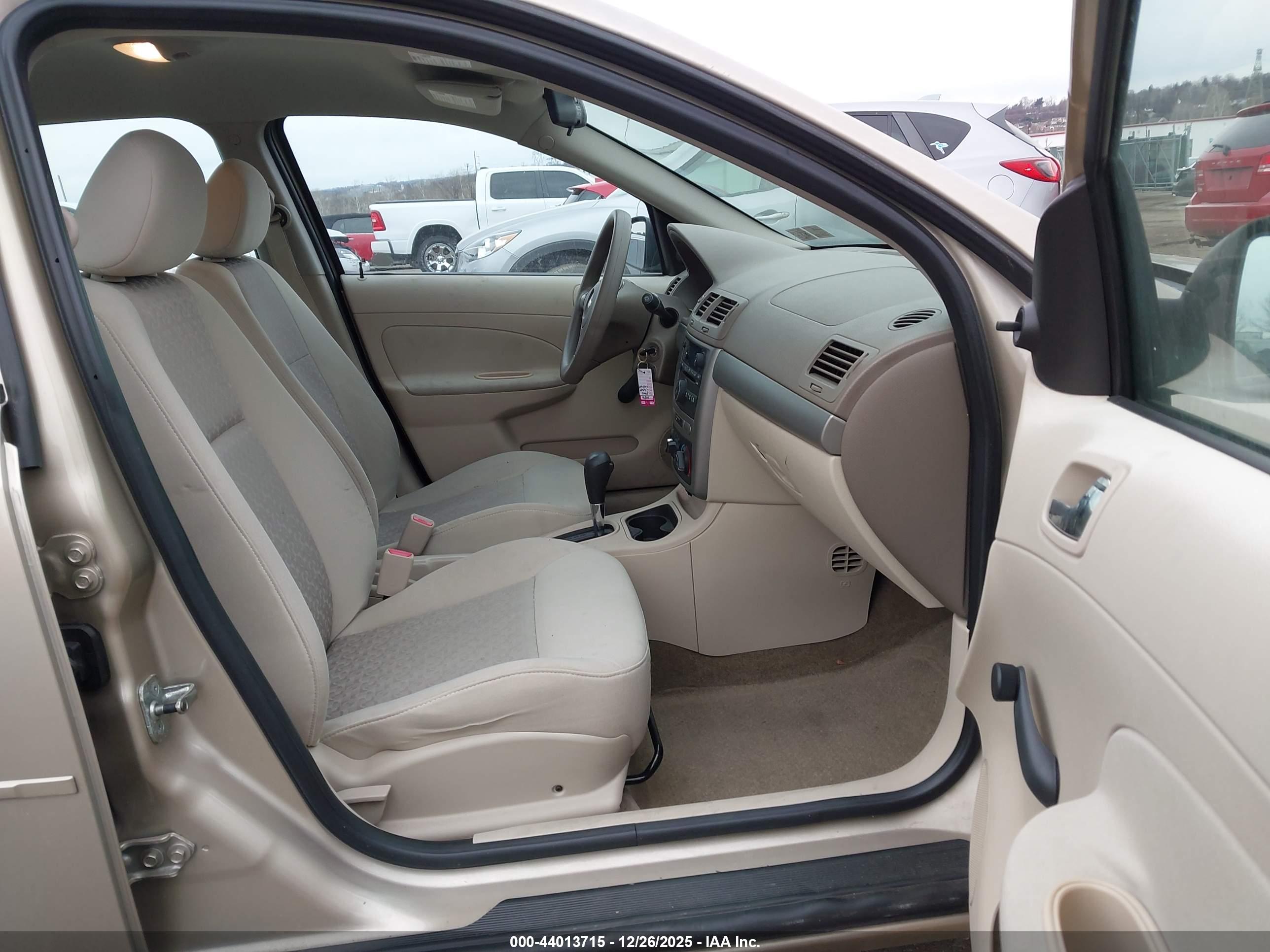CHEVROLET COBALT image 5