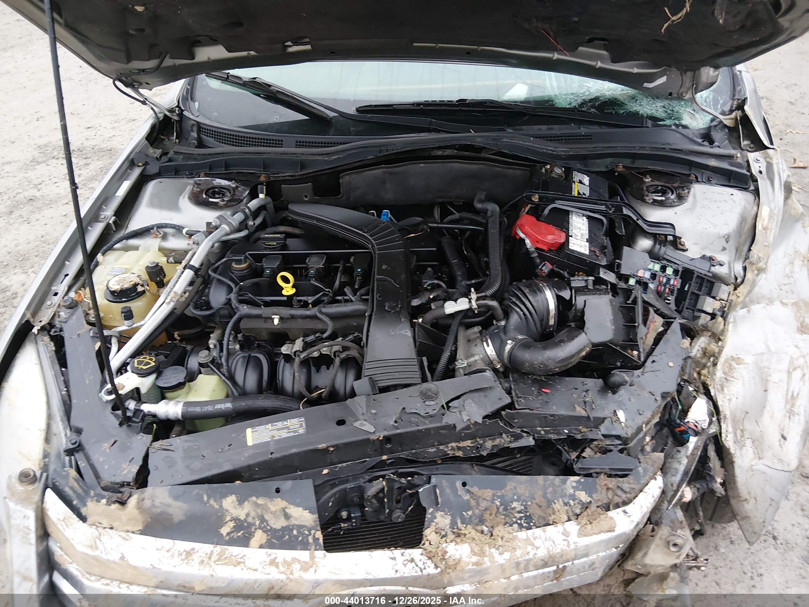 FORD FUSION image 10