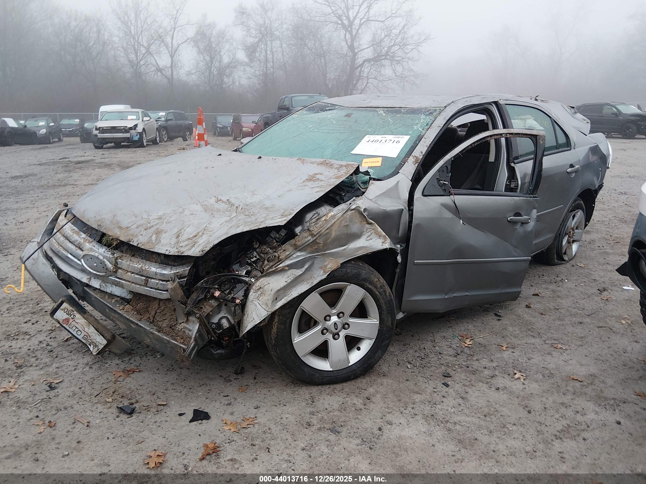 FORD FUSION image 2