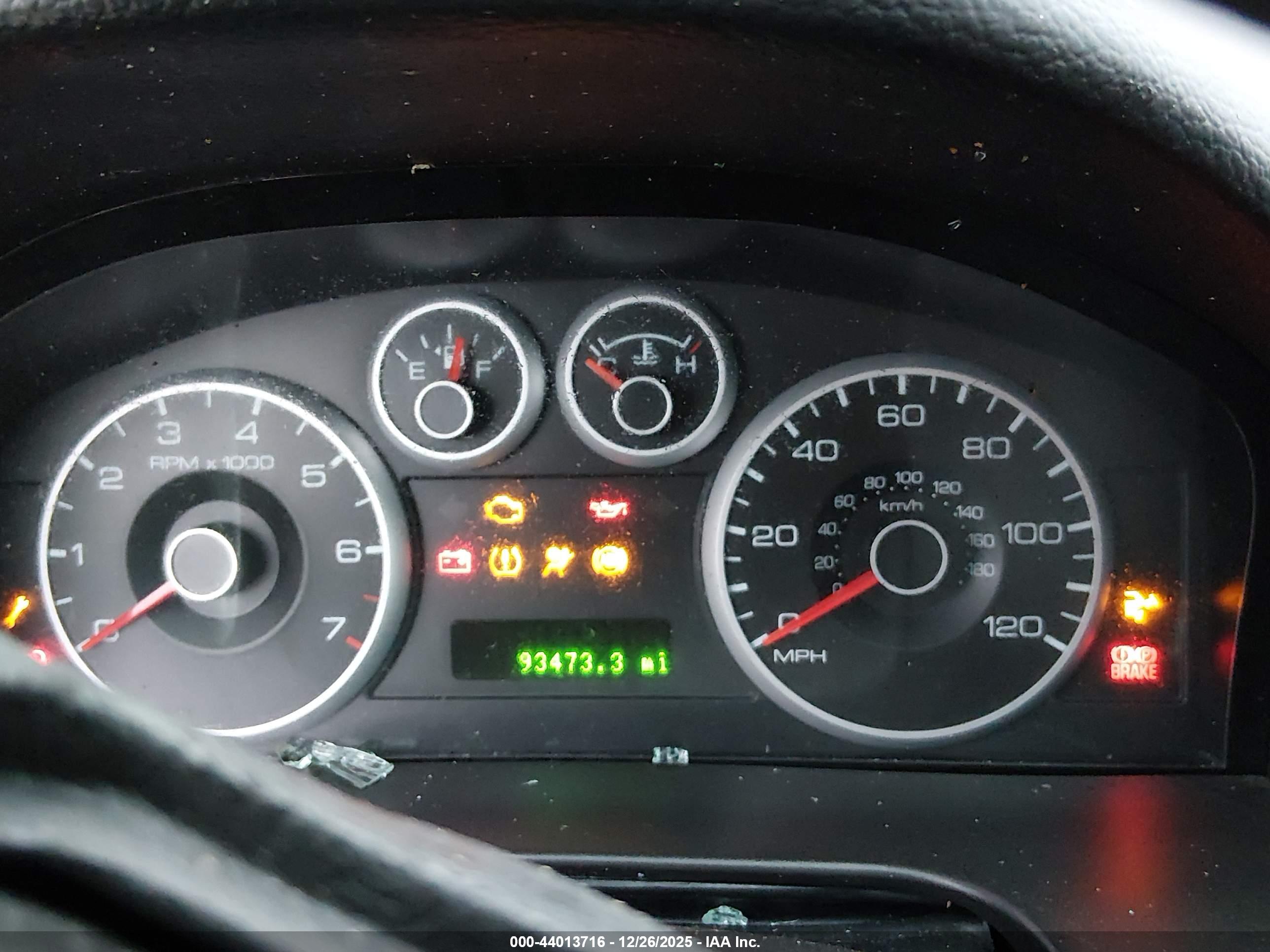 FORD FUSION image 7