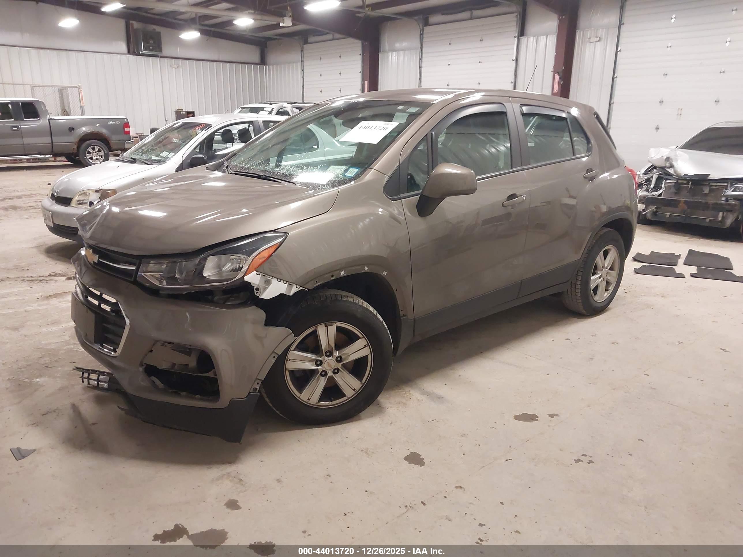 CHEVROLET TRAX image 2