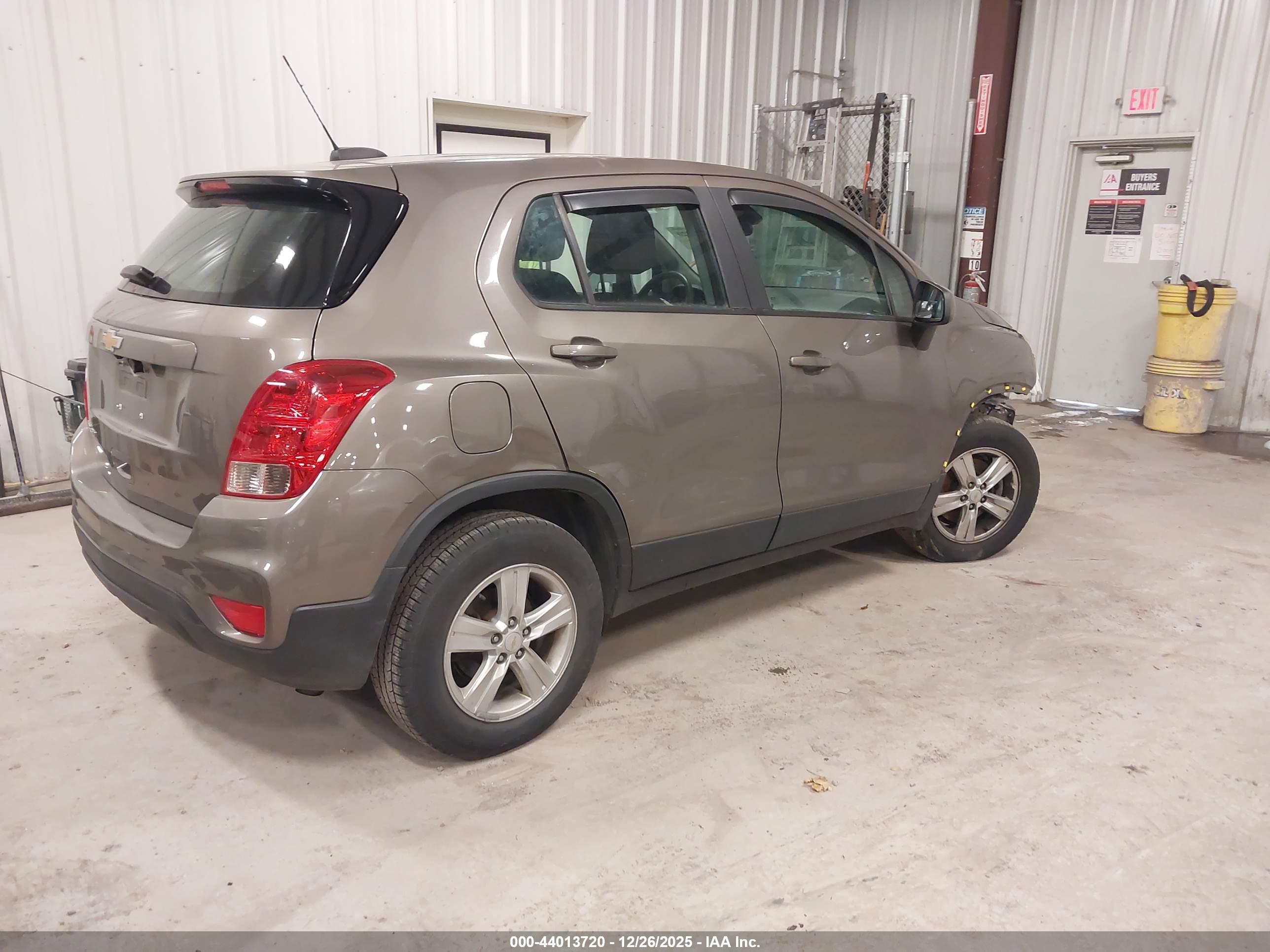 CHEVROLET TRAX image 4