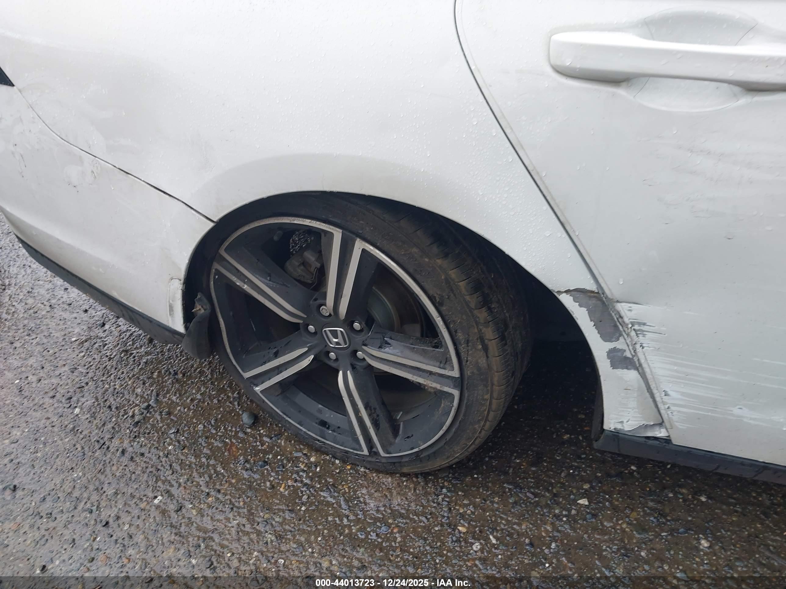 HONDA ACCORD image 6