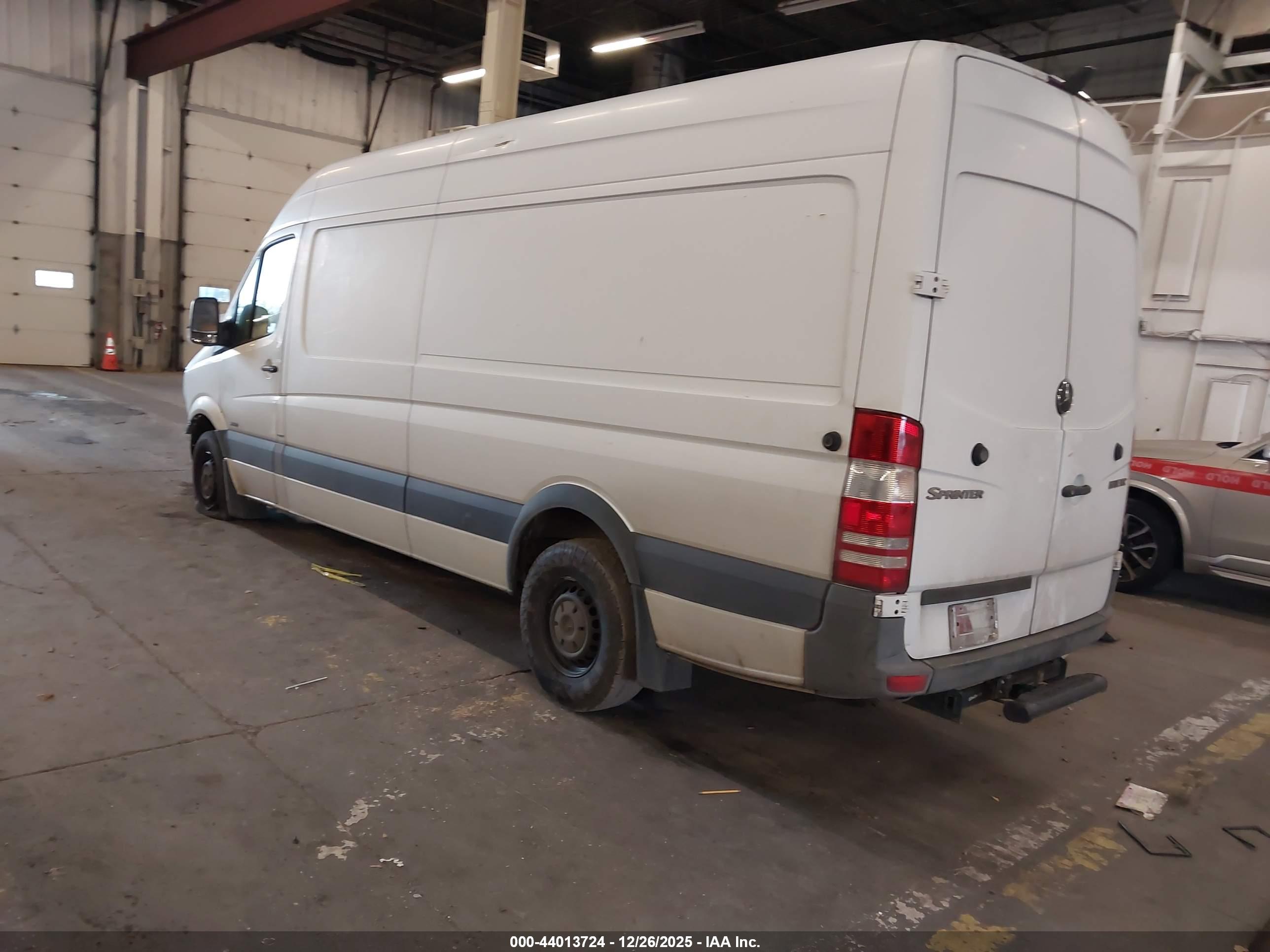 MERCEDES-BENZ SPRINTER image 3